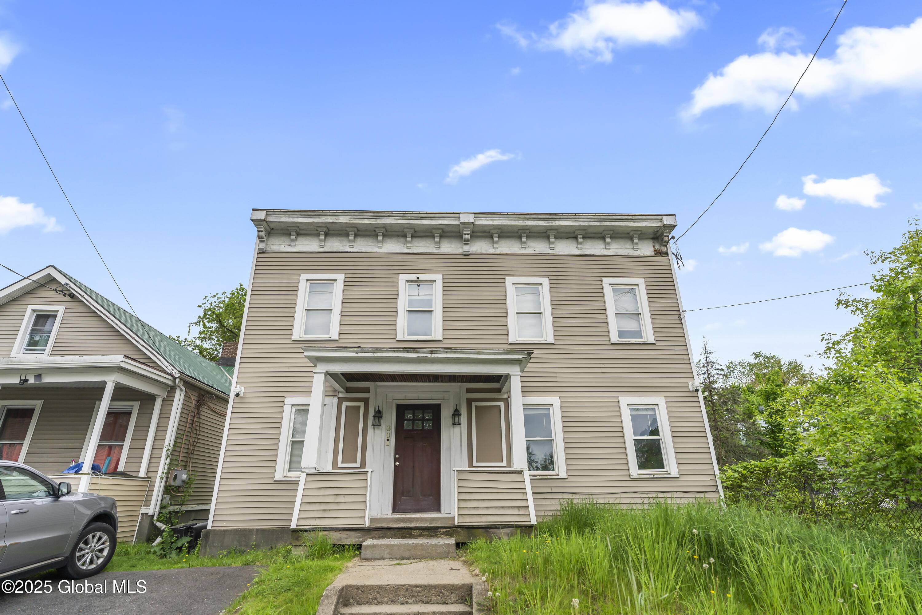 Troy, NY 12180,30 Campbell Avenue