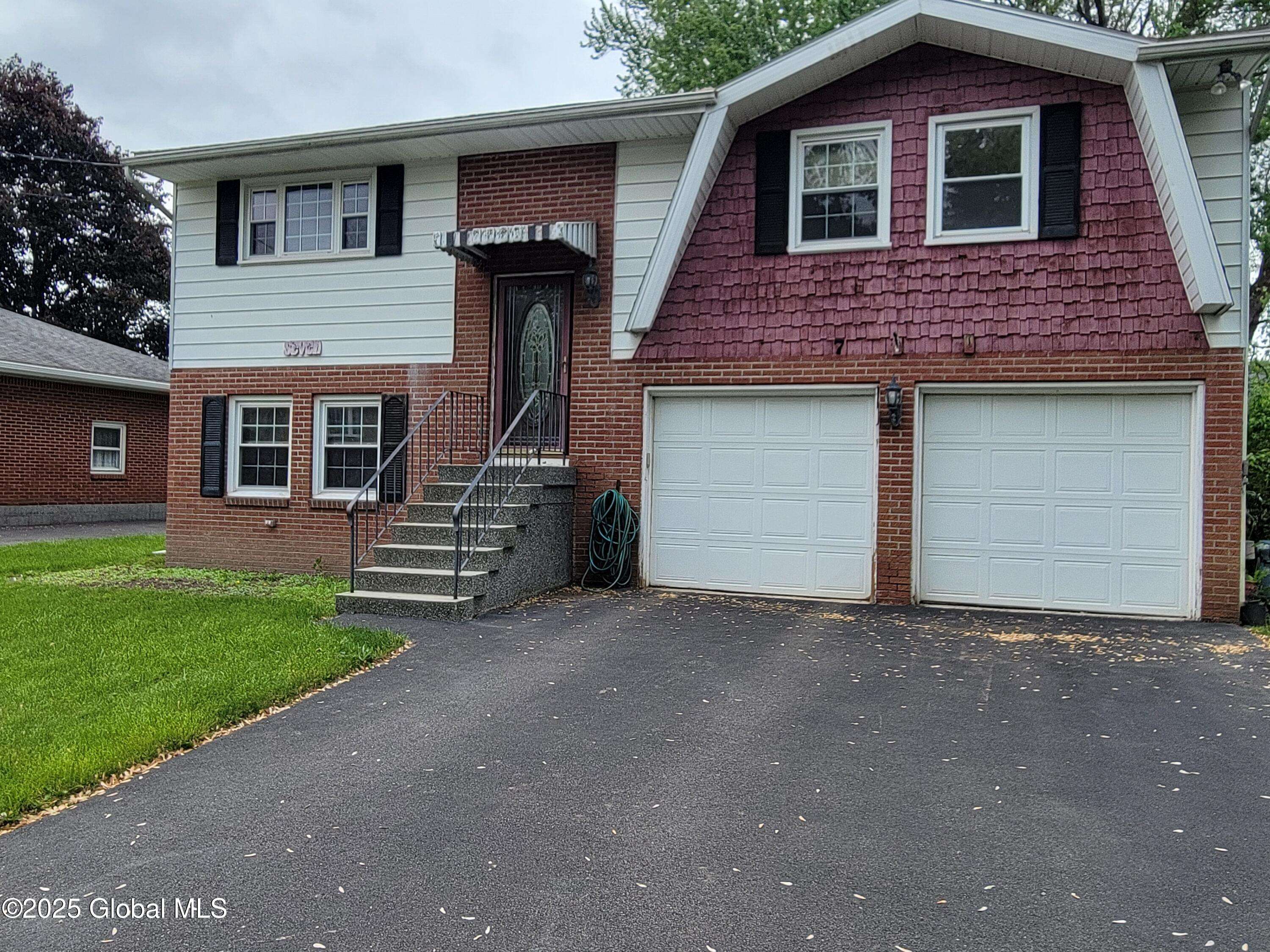 Albany, NY 12203,7 Briar Ave
