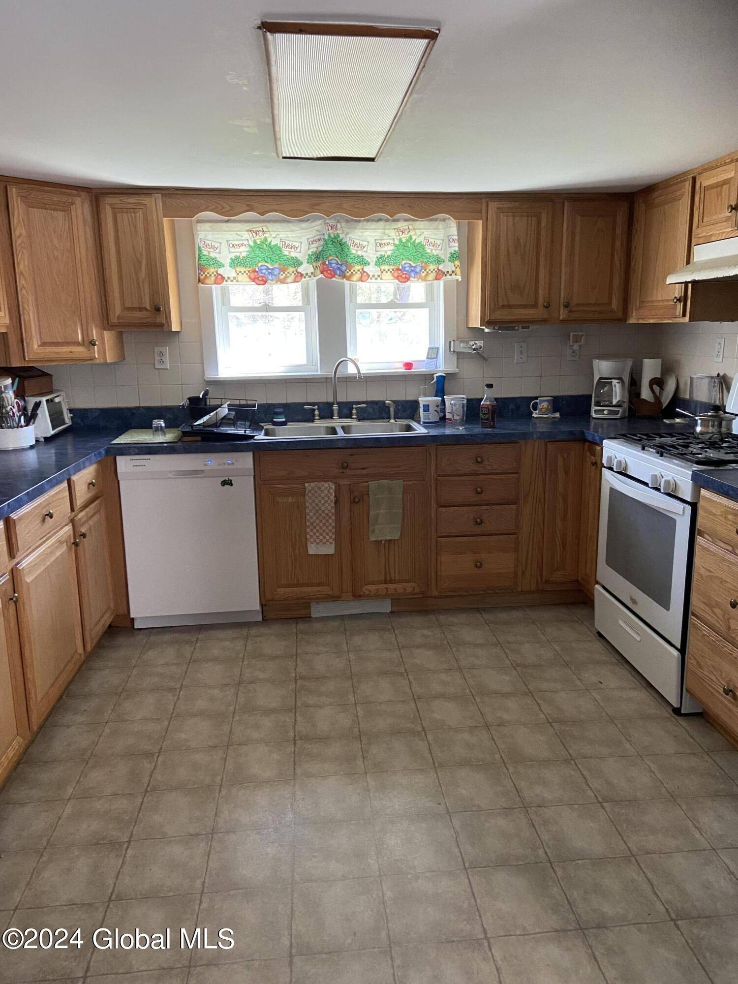 Moreau, NY 12828,408 Reynolds Road