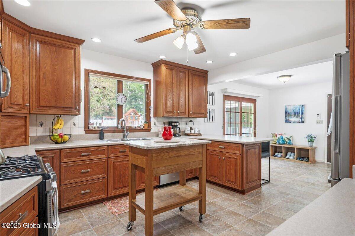 Glenville, NY 12302,4 Socha Lane