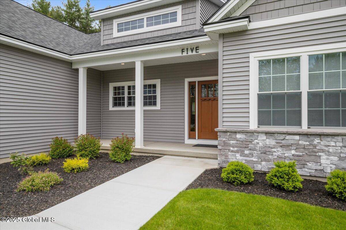 Moreau, NY 12831,5 Lookout Circle