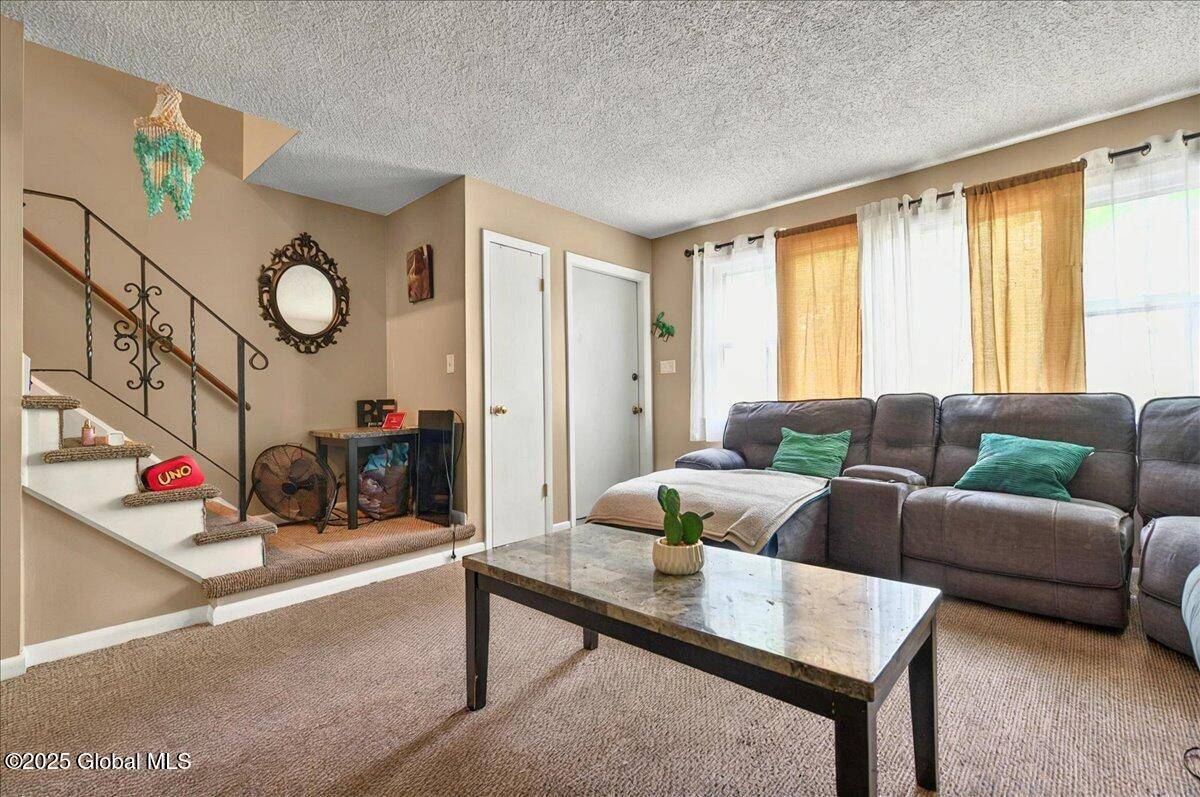 Wilton, NY 12831,8 Hammond Drive