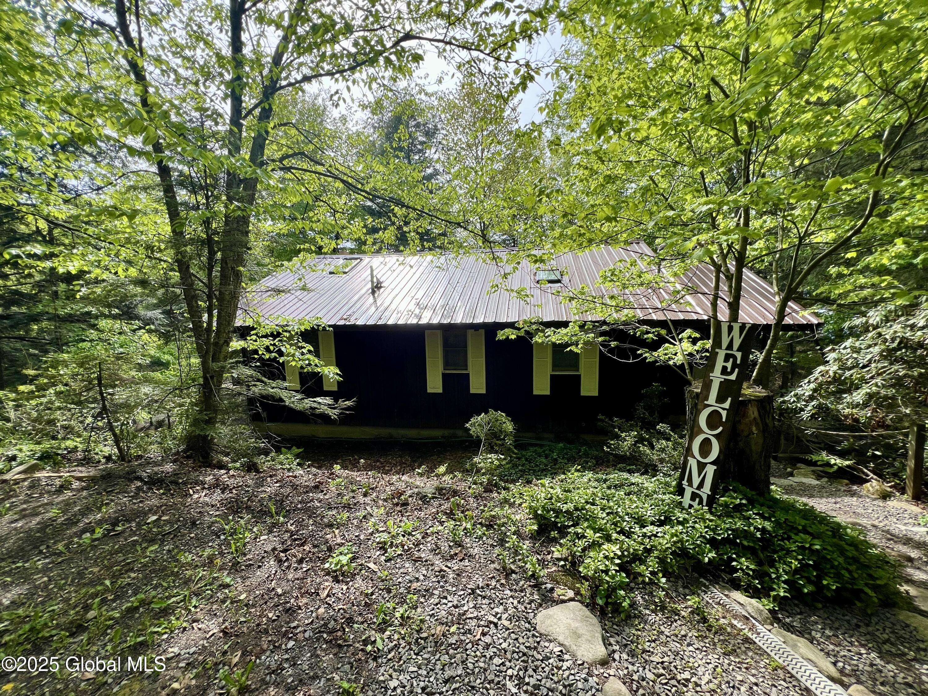 Johnstown, NY 12078,293 S Shore Rd Peck Lake