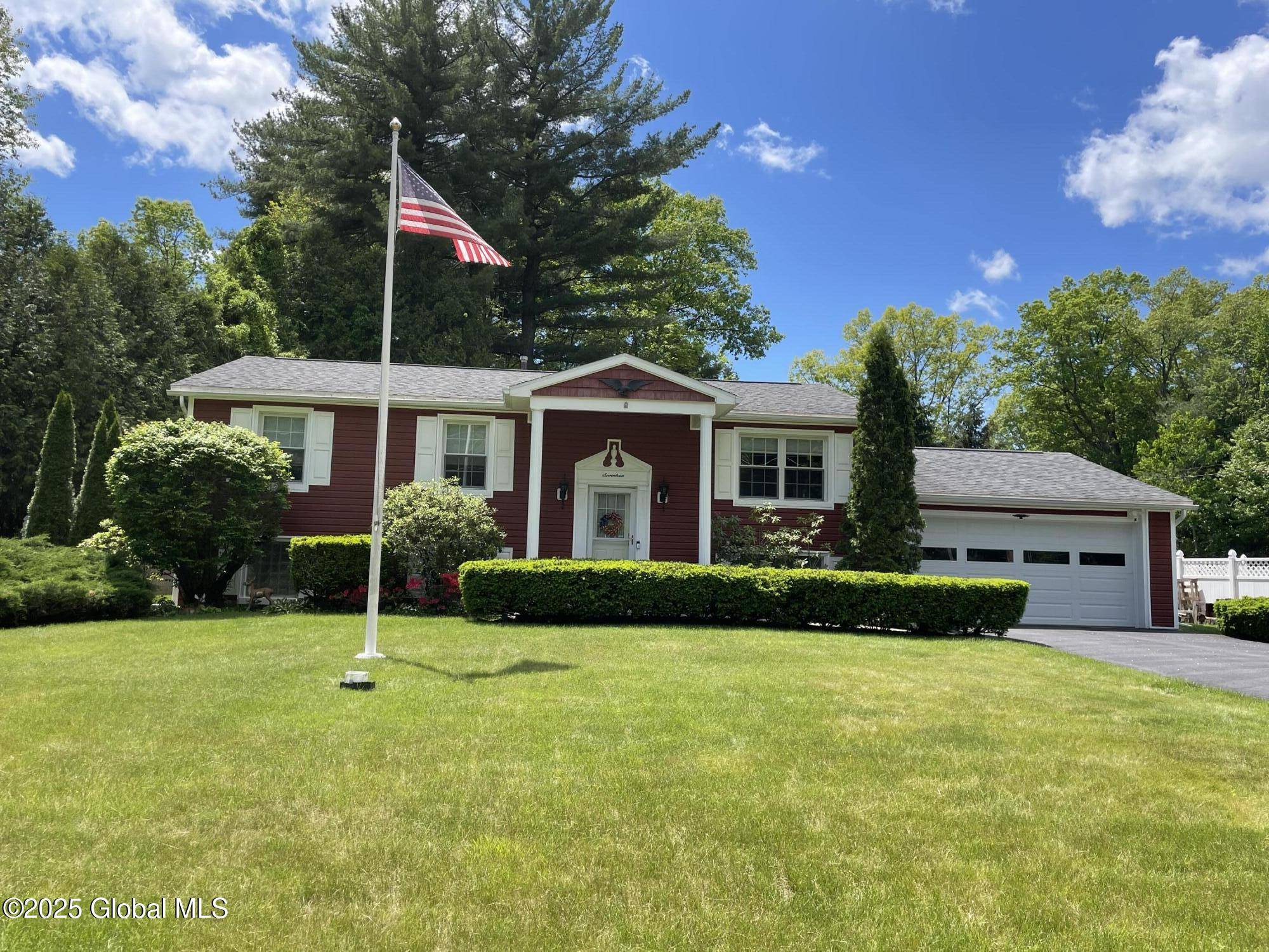 Clifton Park, NY 12065,17 Sylvan Lane