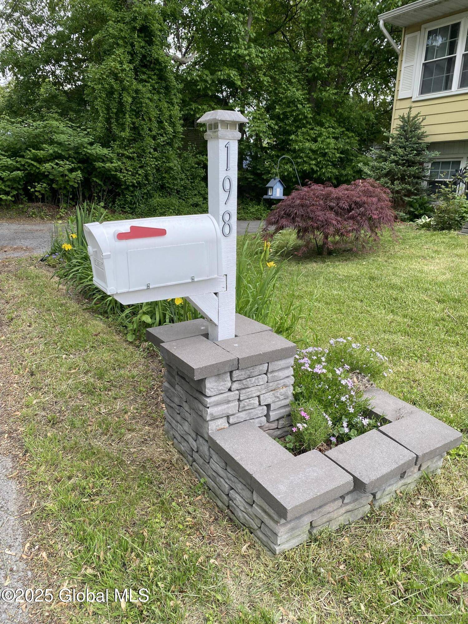 Schenectady, NY 12304,198 Hillcrest Avenue