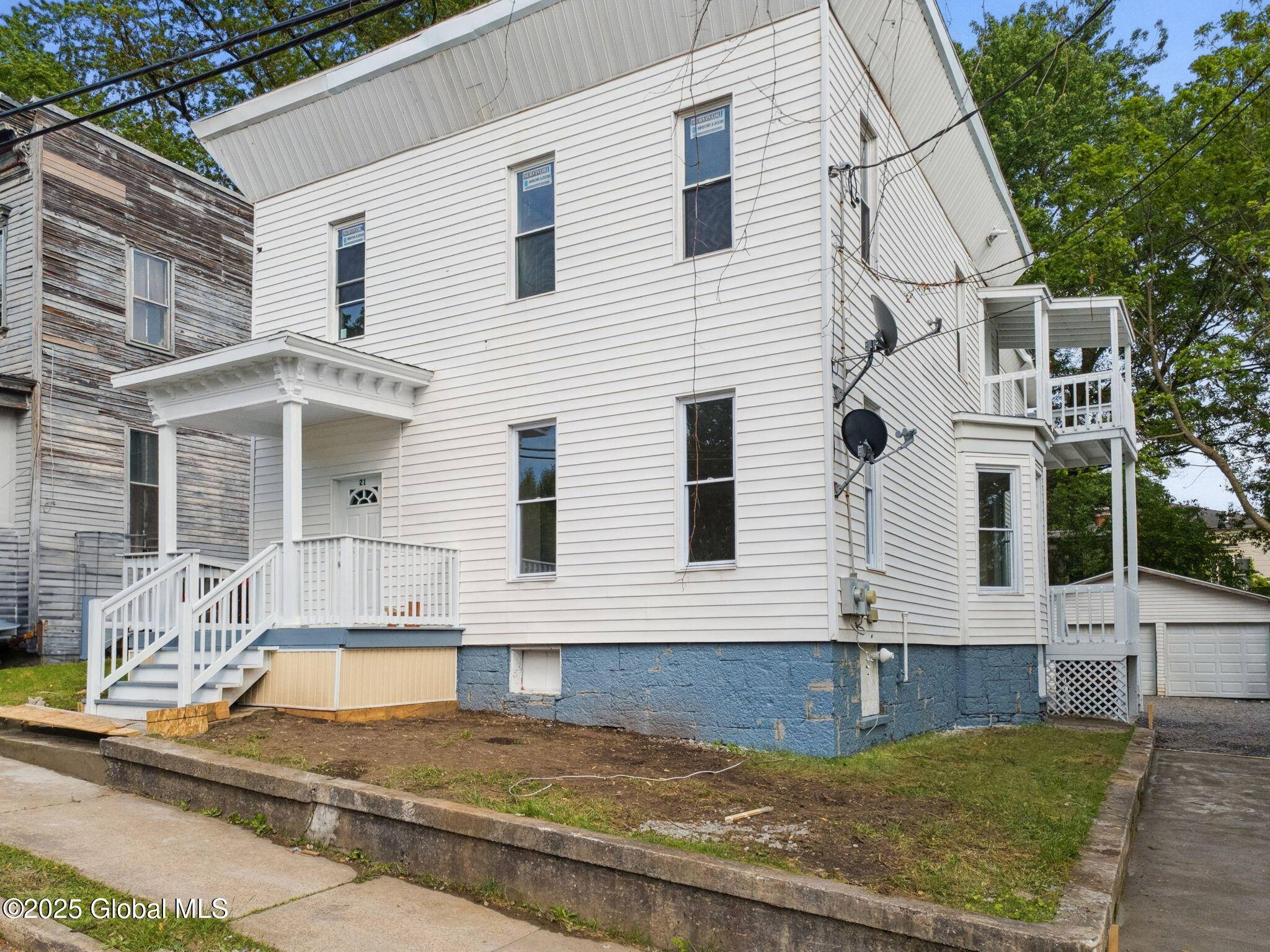 Amsterdam, NY 12010,21 Kimball Street