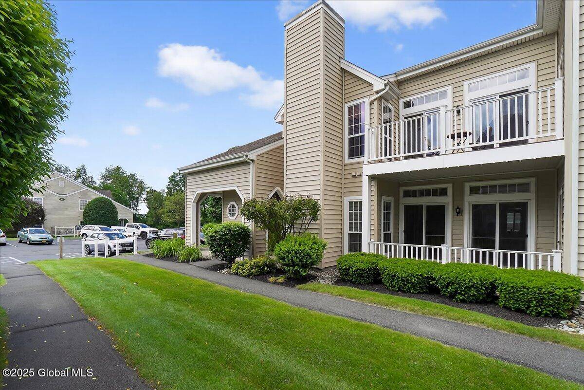 North Greenbush, NY 12180,713 Hampton Place Boulevard