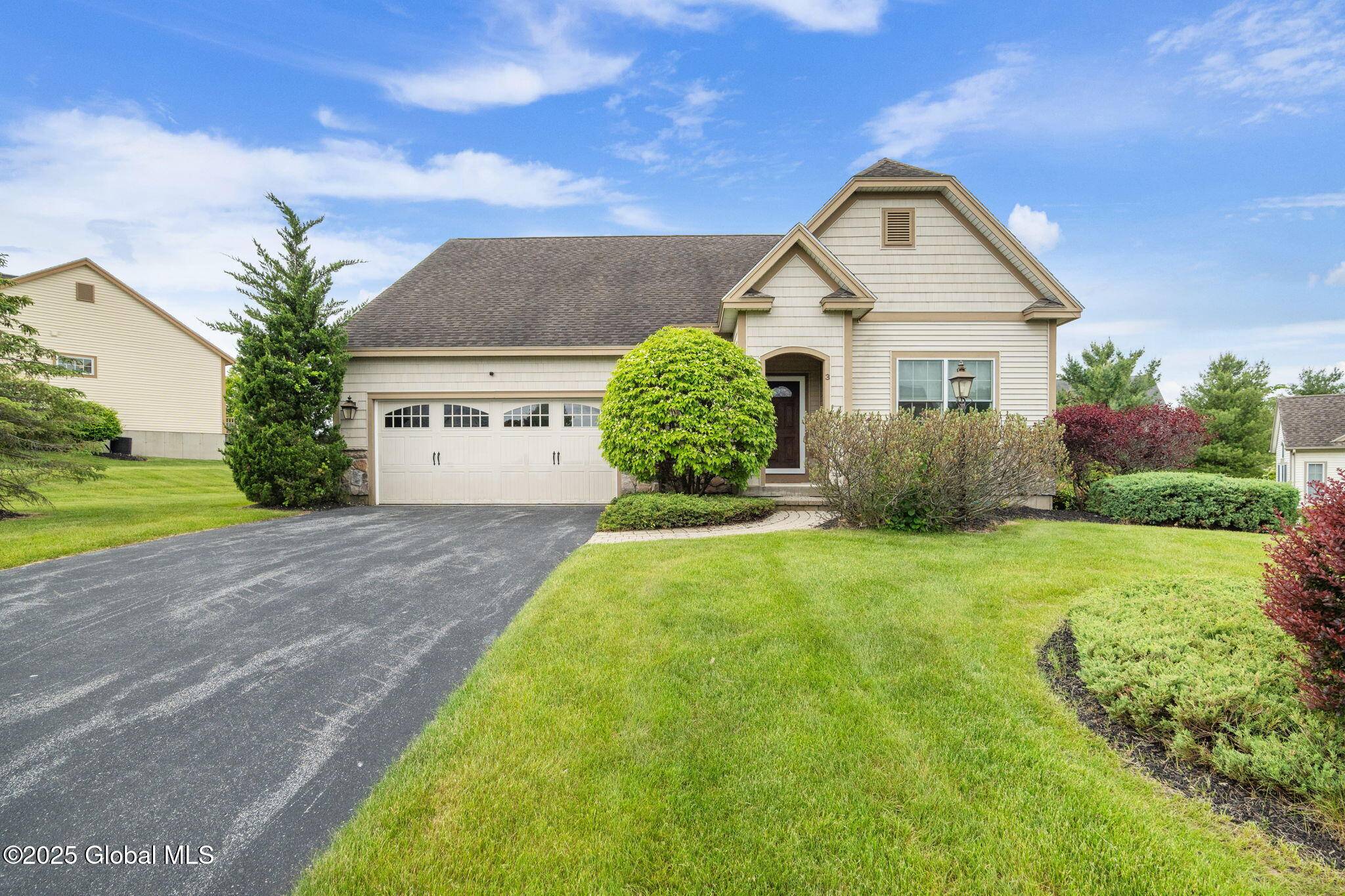 Halfmoon, NY 12118,3 Bedford Circle