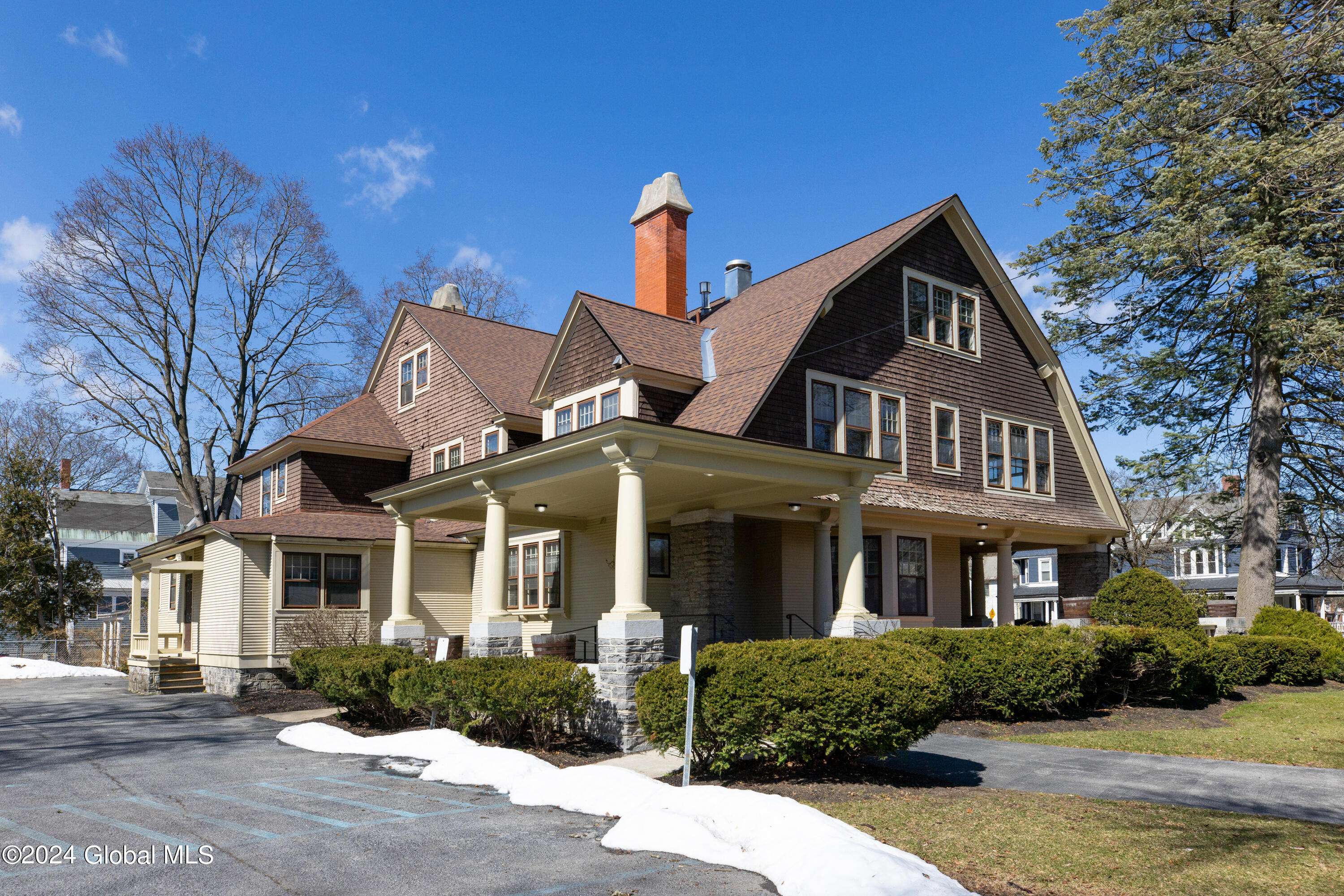 Glens Falls, NY 12801,454 Glen Street