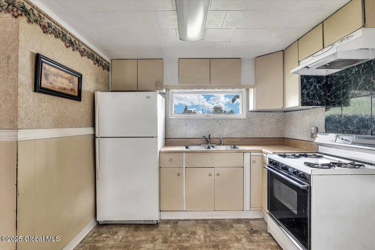 Colonie, NY 12205,27 Washington Avenue