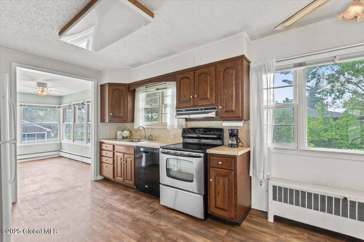 Brunswick, NY 12180,19 Valleyview Drive