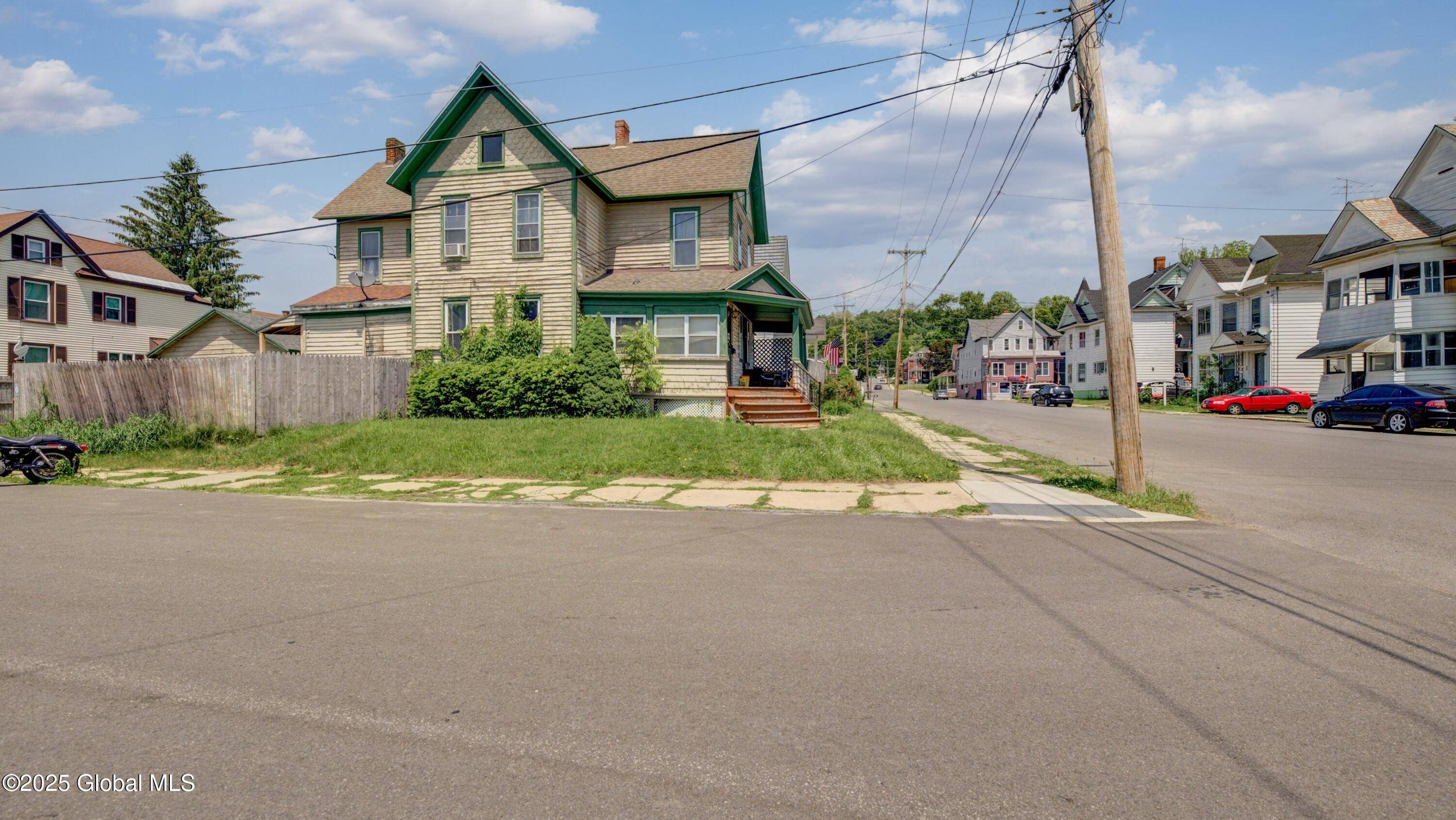Amsterdam, NY 12010,16 Caroline Street