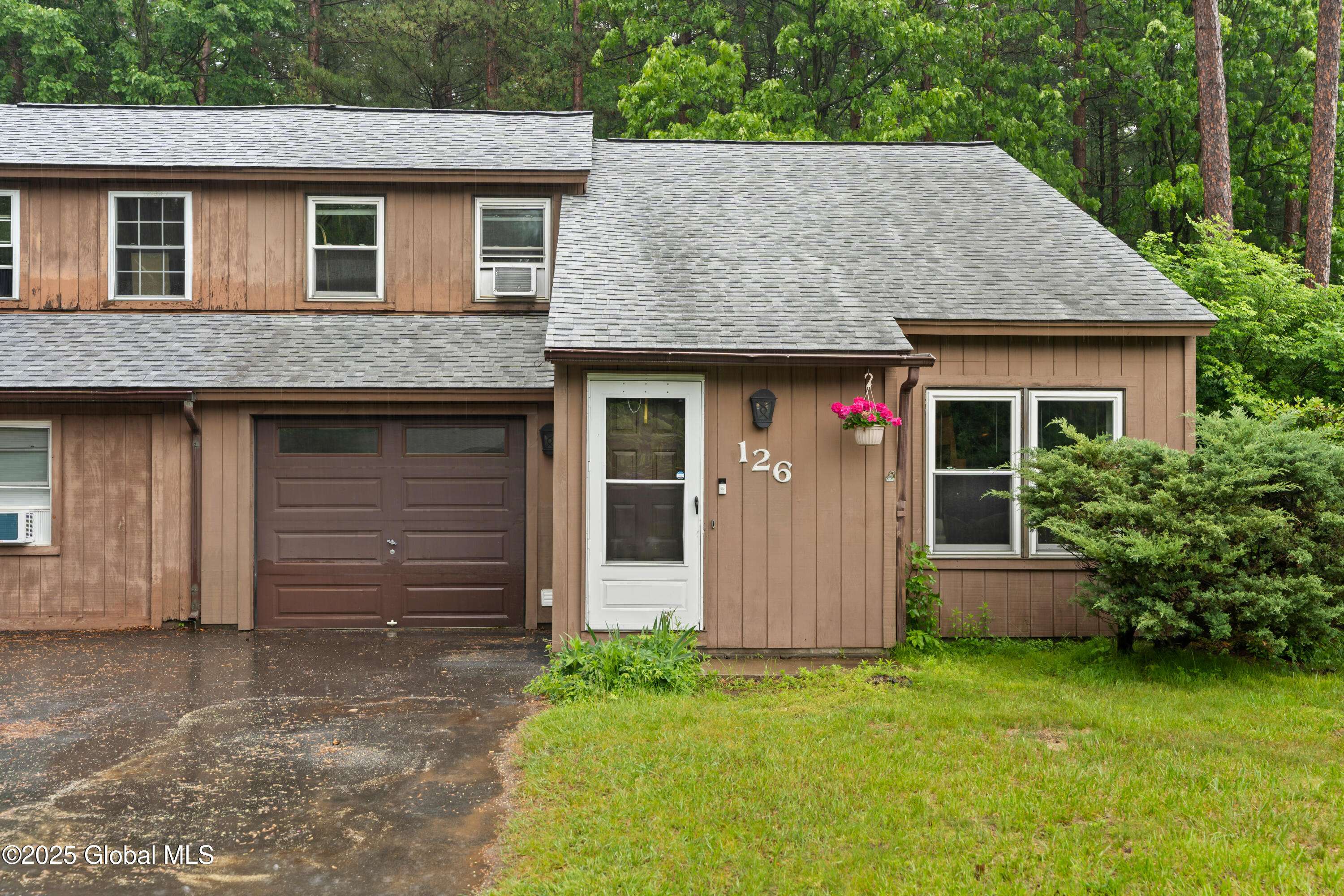 Malta, NY 12020,126 Arrow Wood Place