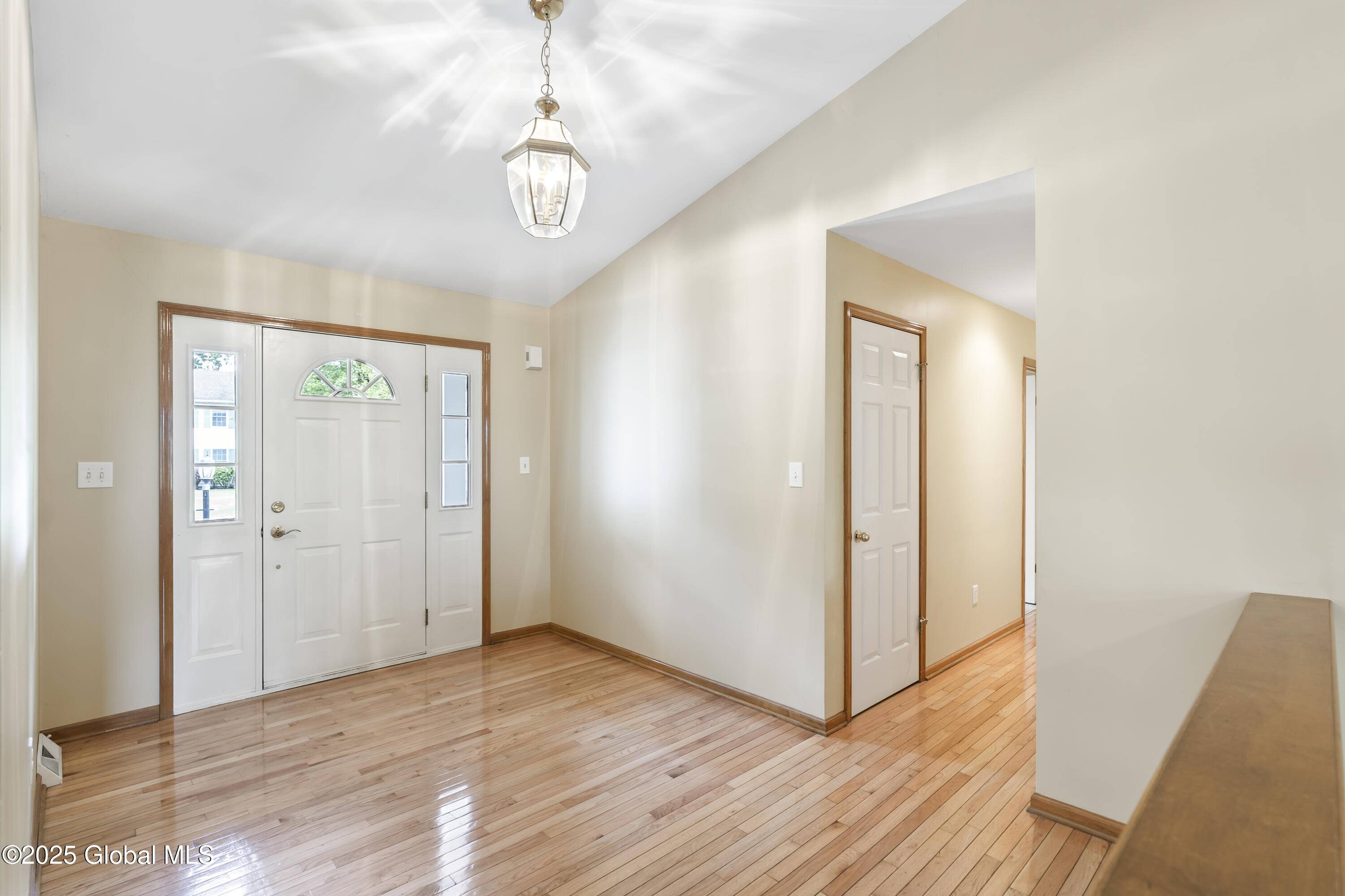 North Greenbush, NY 12180,13 Coyote Lane