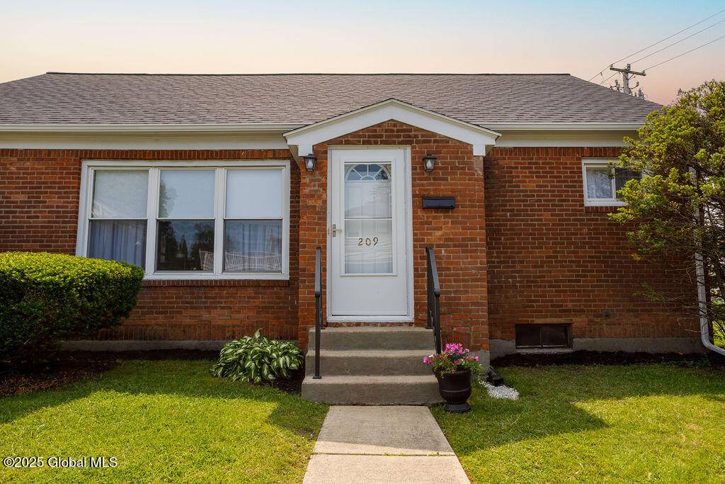 Albany, NY 12209,209 Whitehall Road