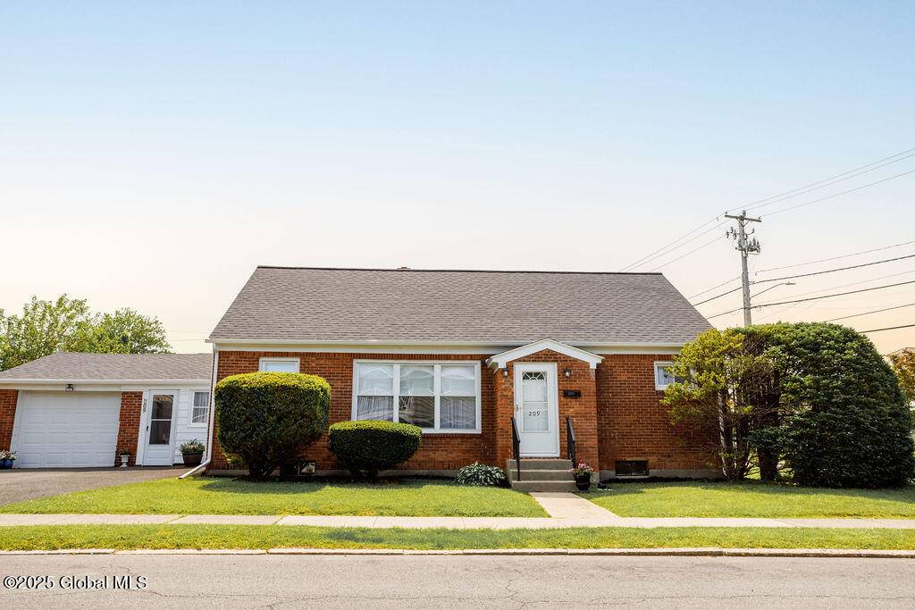 Albany, NY 12209,209 Whitehall Road