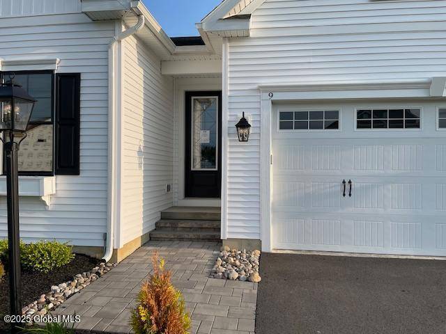 Halfmoon, NY 12065,9 Magnolia Drive