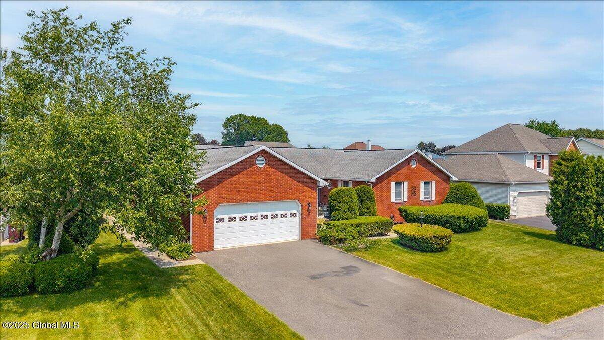 Colonie, NY 12211,33 Woodridge Drive