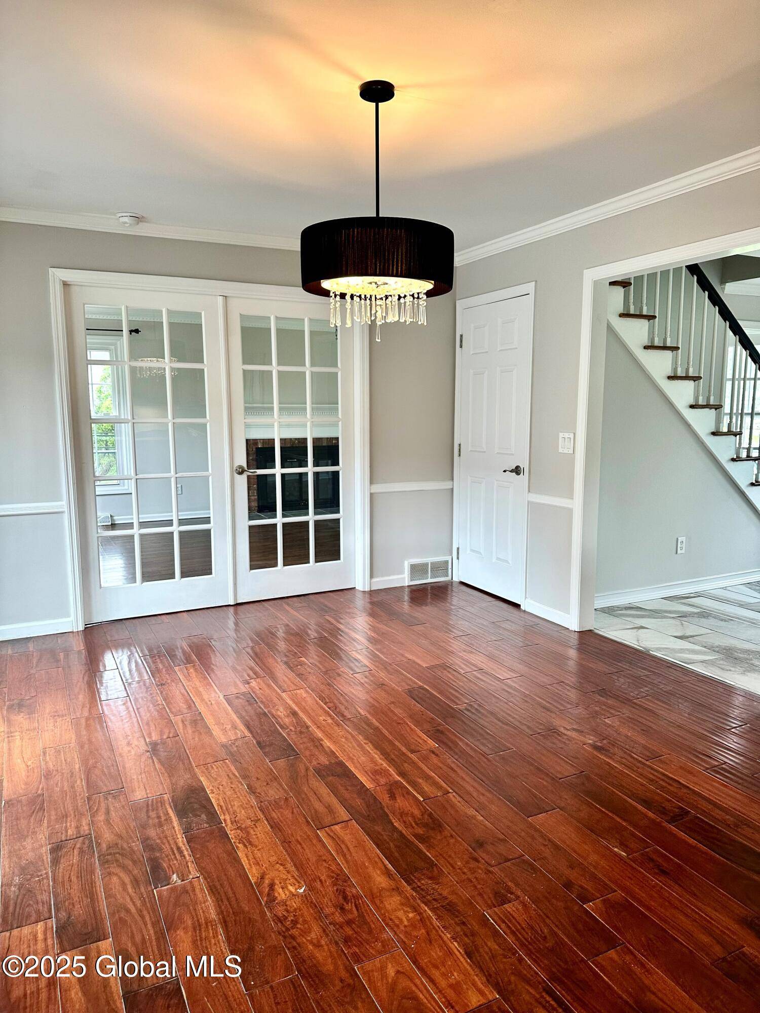 Colonie, NY 12211,7 Fenway Court