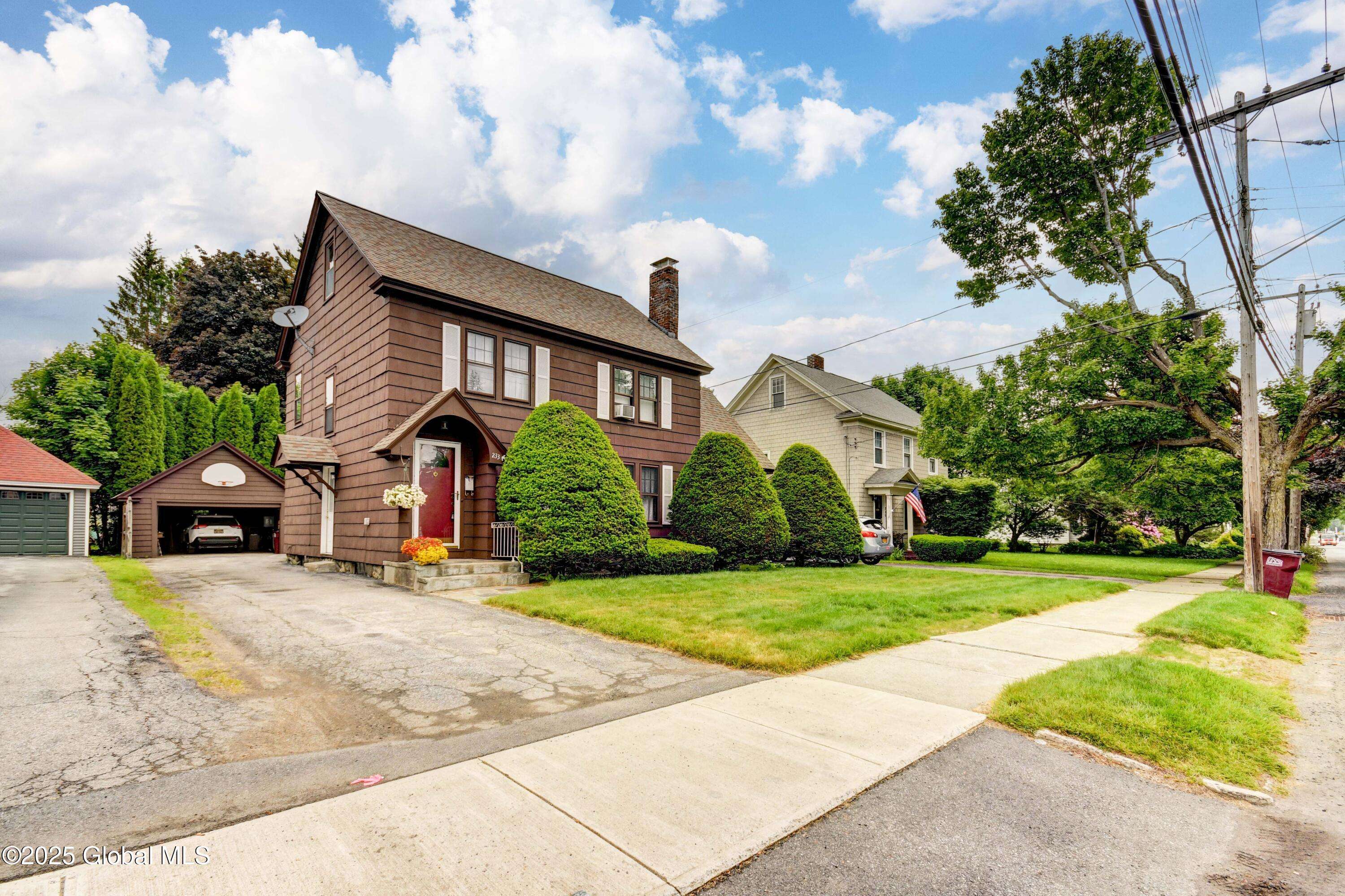Gloversville, NY 12078,233 E Fulton Street