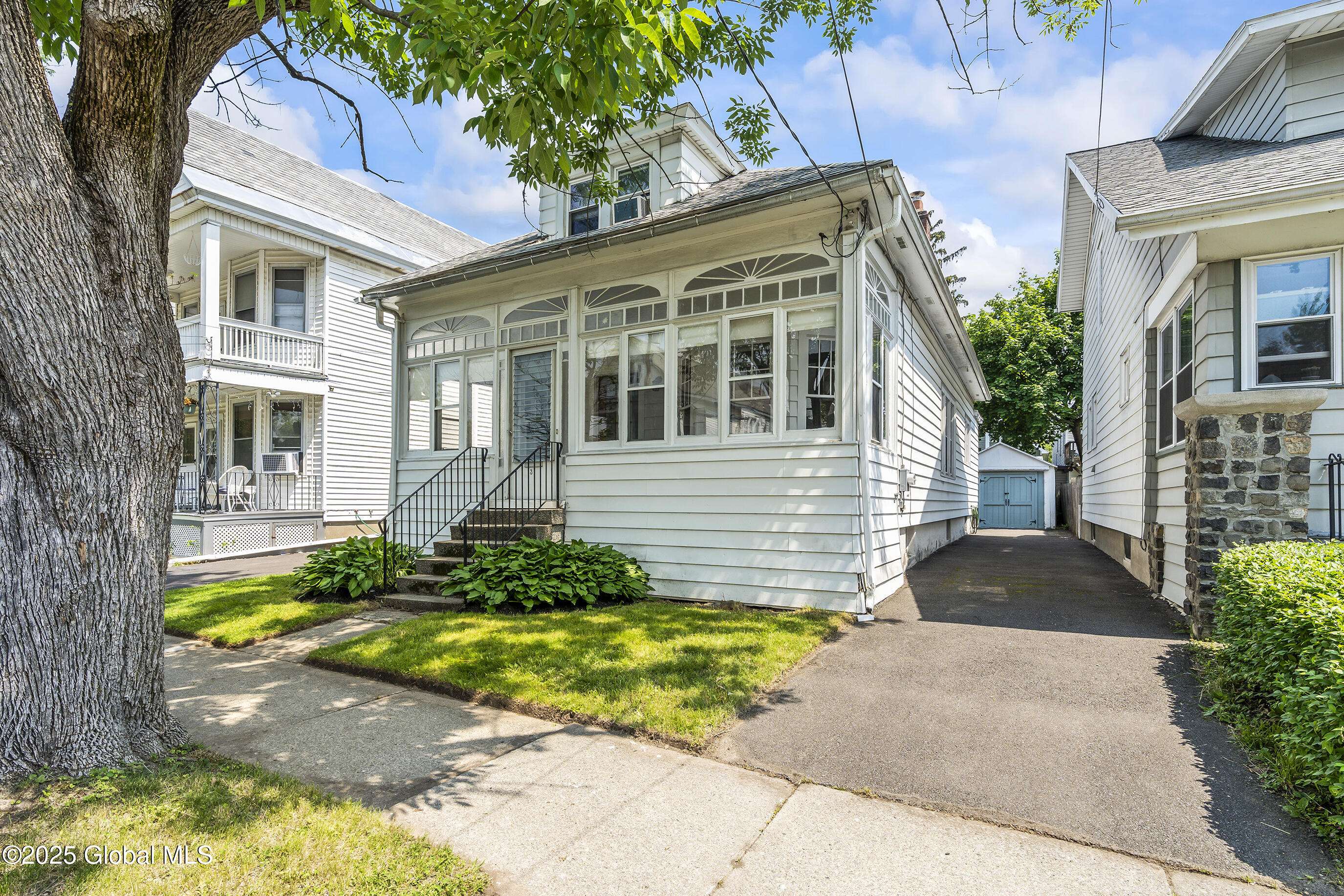 Albany, NY 12209,31 Albion Avenue