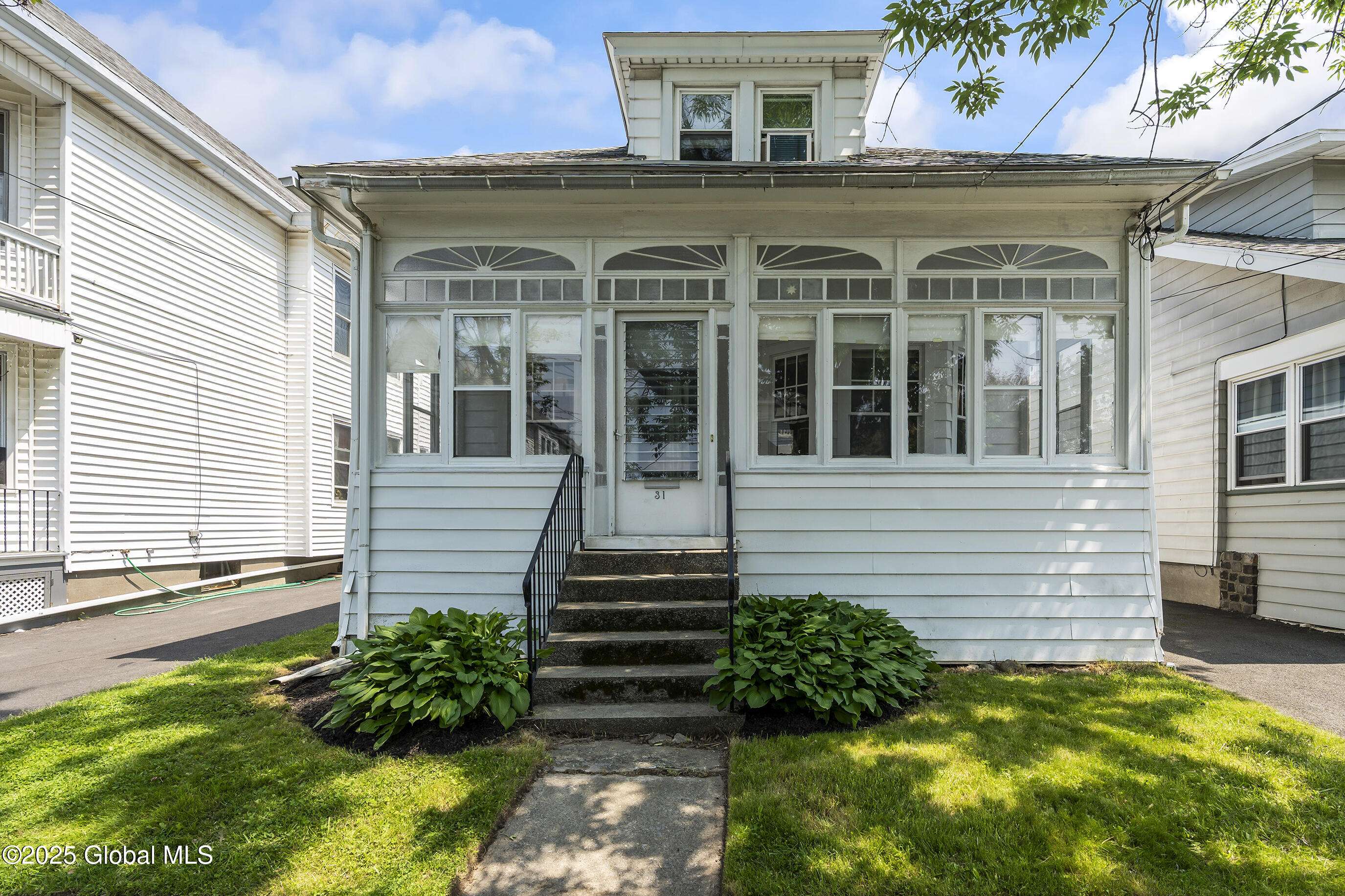 Albany, NY 12209,31 Albion Avenue
