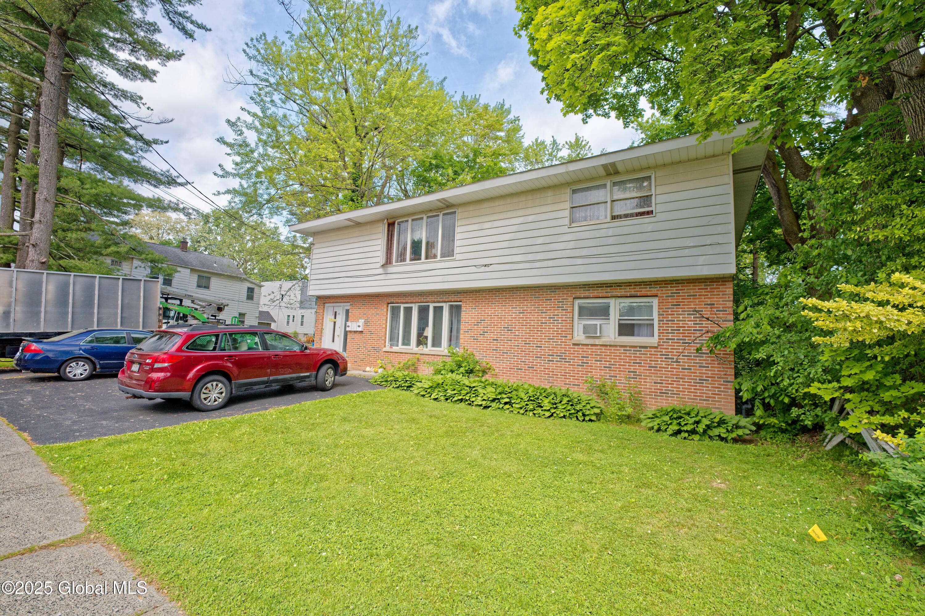 Albany, NY 12208,90 Winnie Street