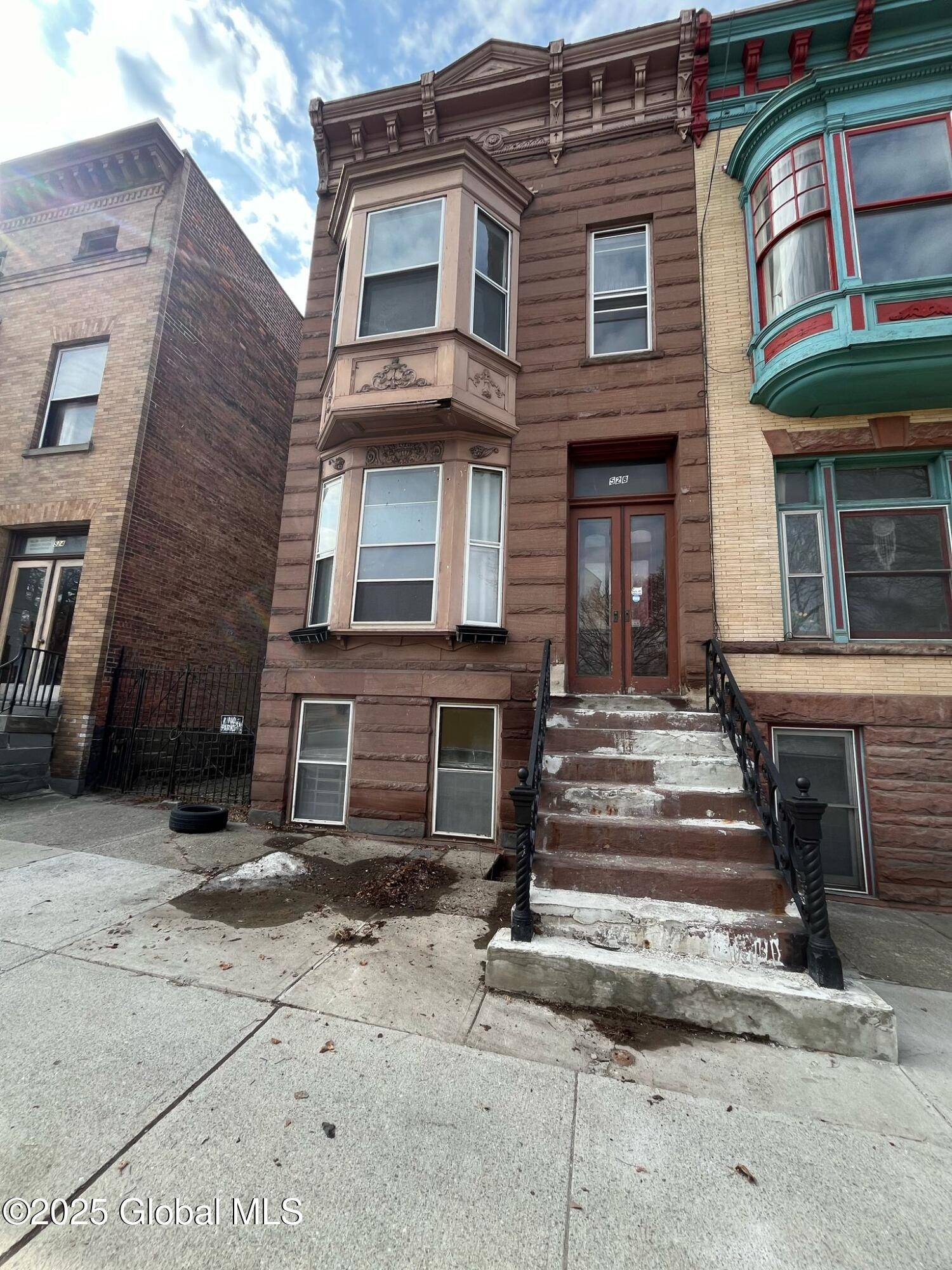 Albany, NY 12208,528 Madison Avenue