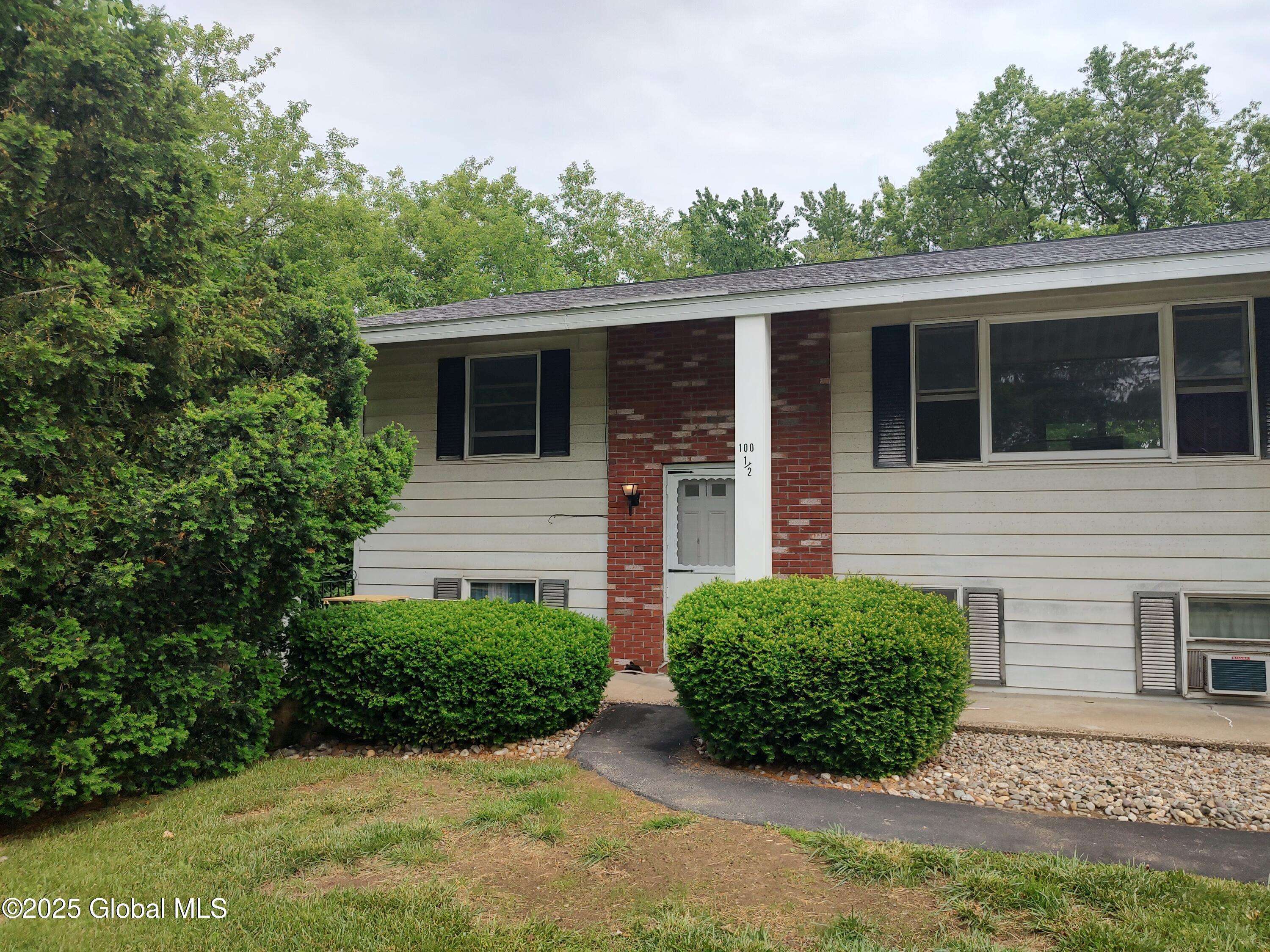 Ballston Spa, NY 12020,100 1/2 W High Street