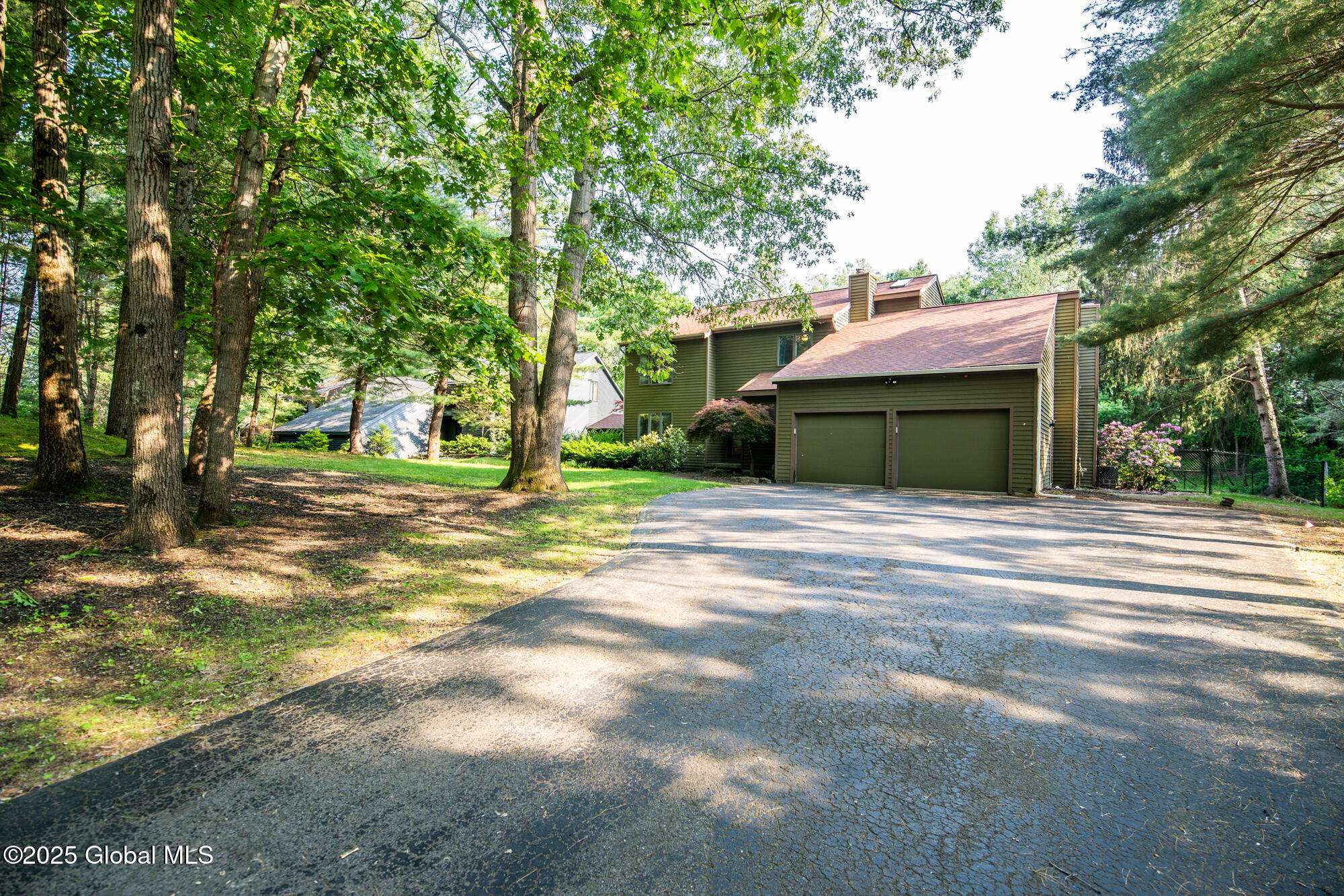Clifton Park, NY 12065,13 Robinwood Drive