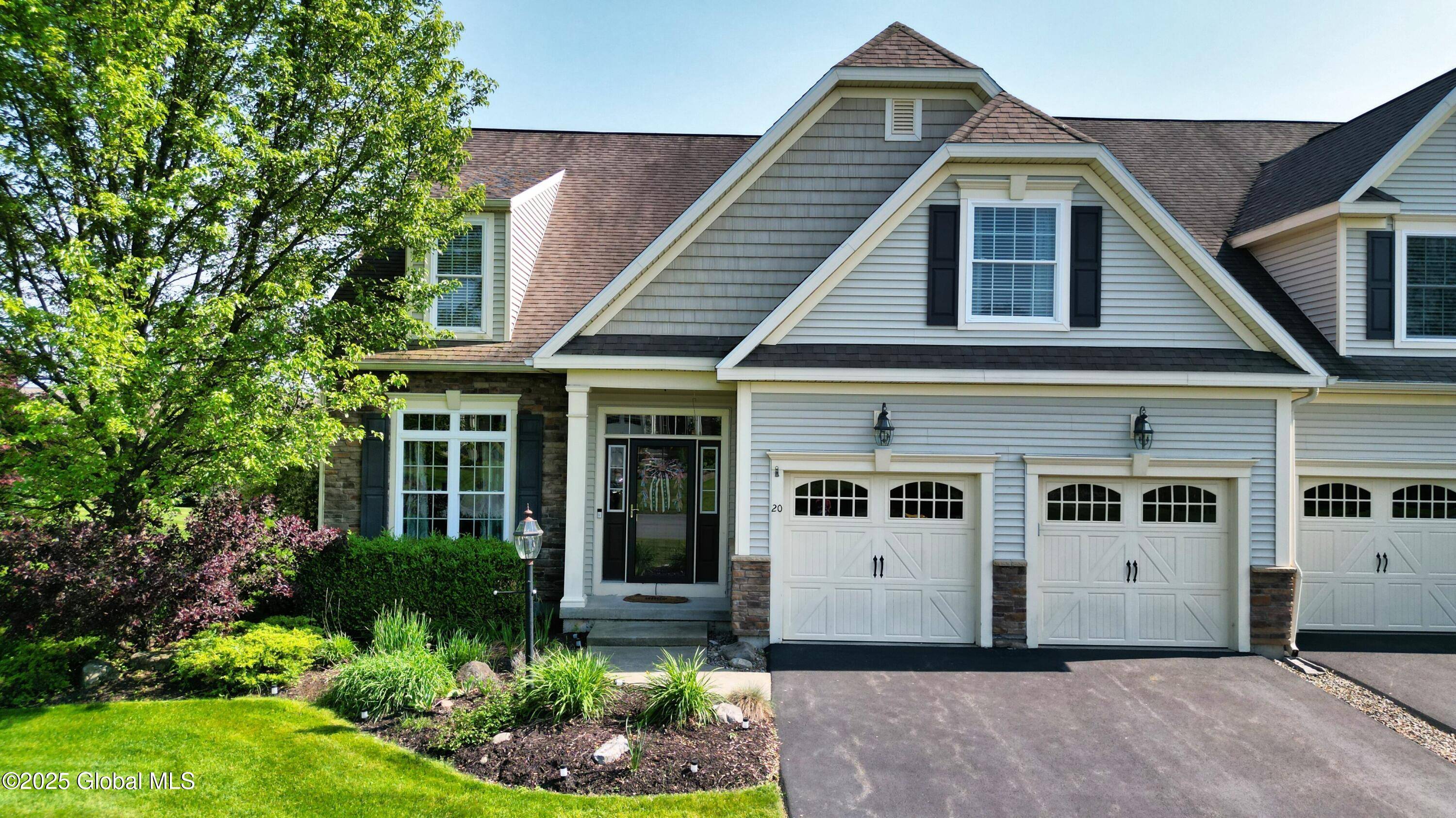 Queensbury, NY 12804,20 Beekman Place