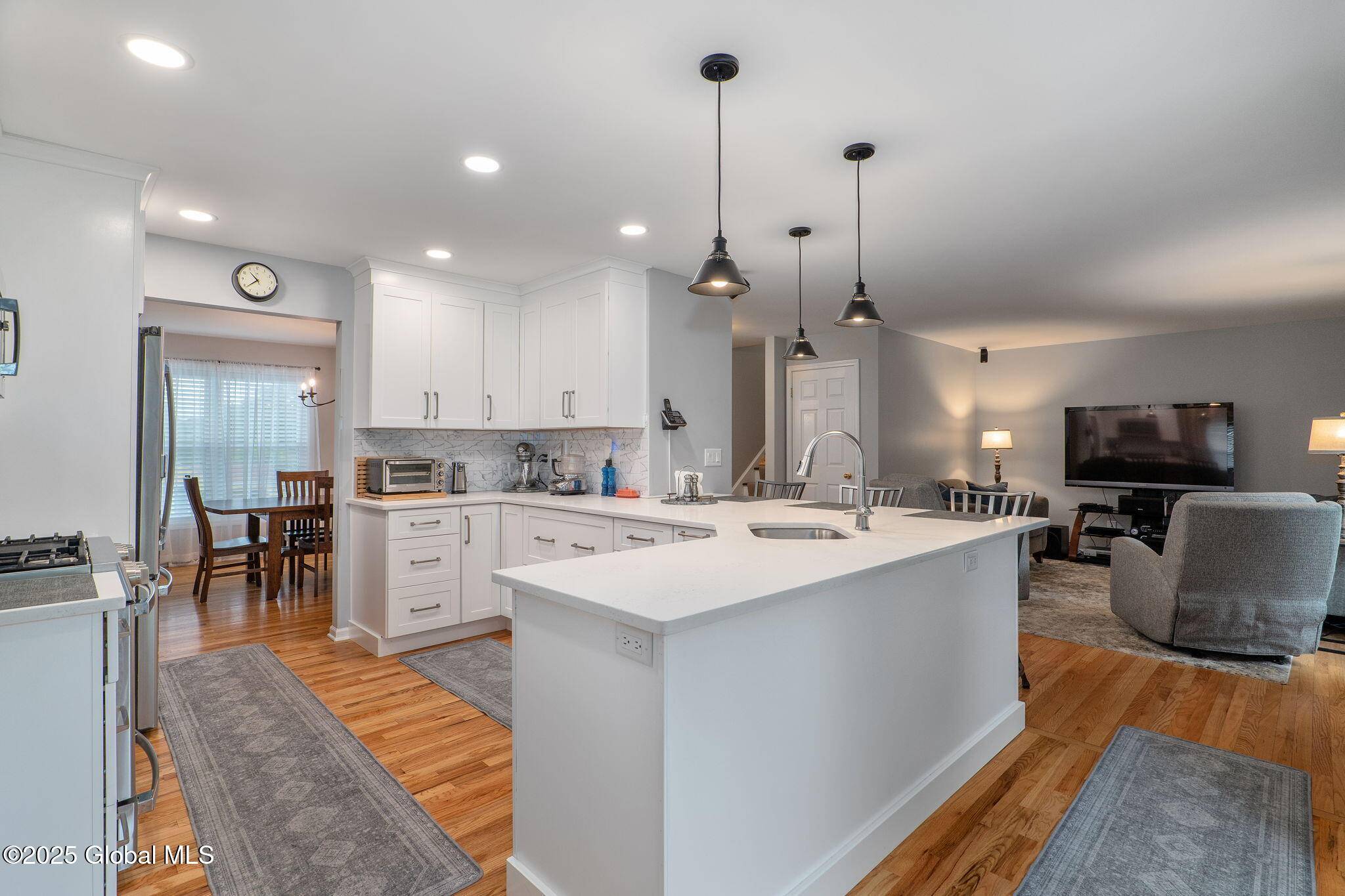 Albany, NY 12208,274 Woodlawn Avenue