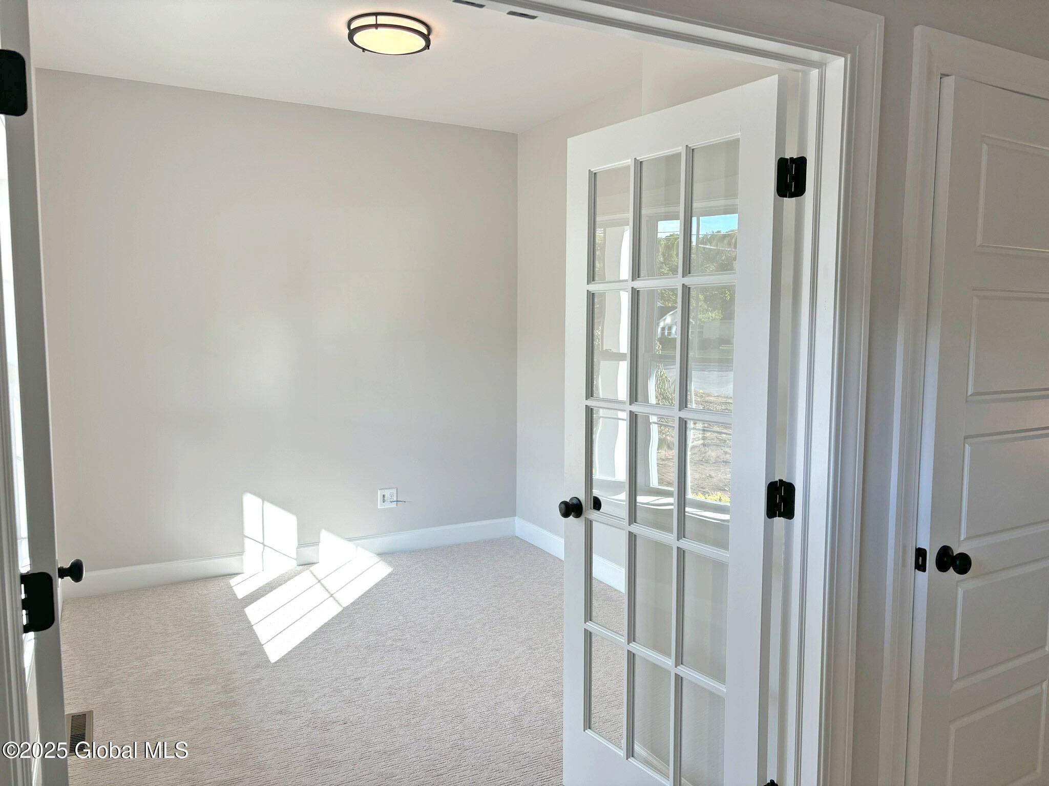 Milton, NY 12020,2 Hunter Court