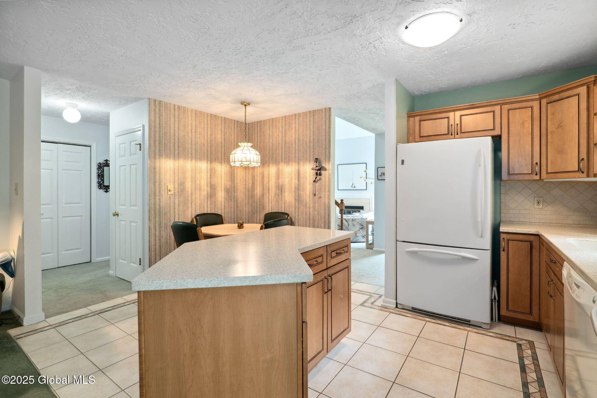 Guilderland, NY 12186,7 Ridgefield Drive