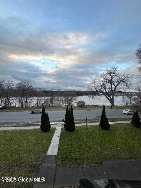 Troy, NY 12180,166 2nd Avenue #5