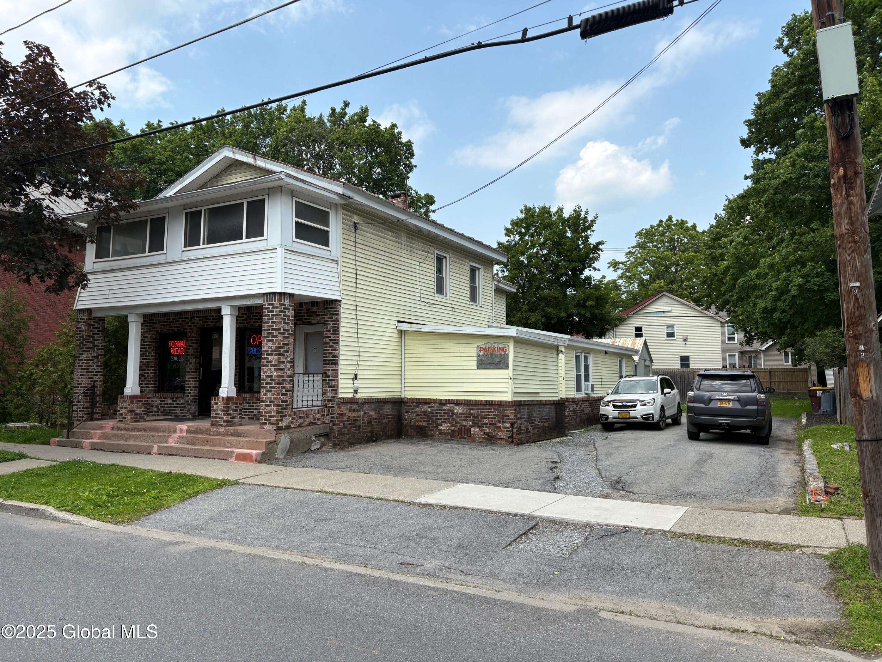 Saratoga Springs, Inside, NY 12866,119 Church Street