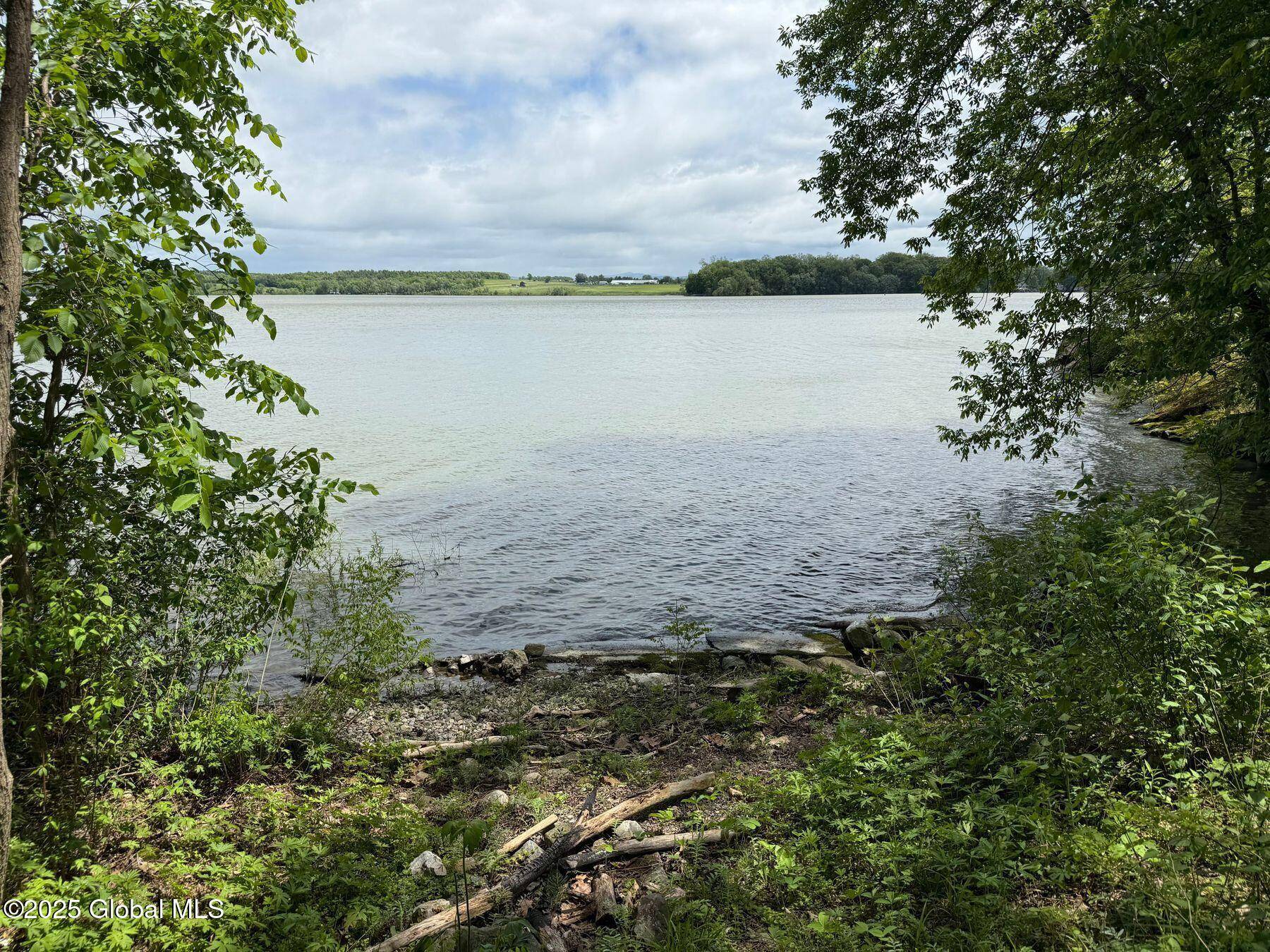 Crown Point, NY 12928,34 Rock Way