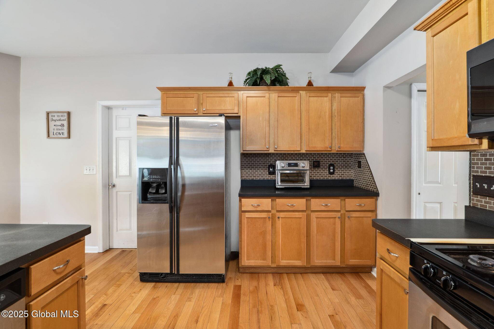 East Greenbush, NY 12144,10 Sequoia Drive
