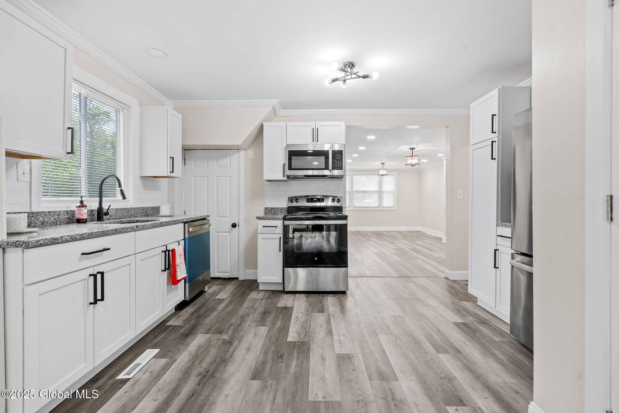 Rexford, NY 12148,15 McLane St
