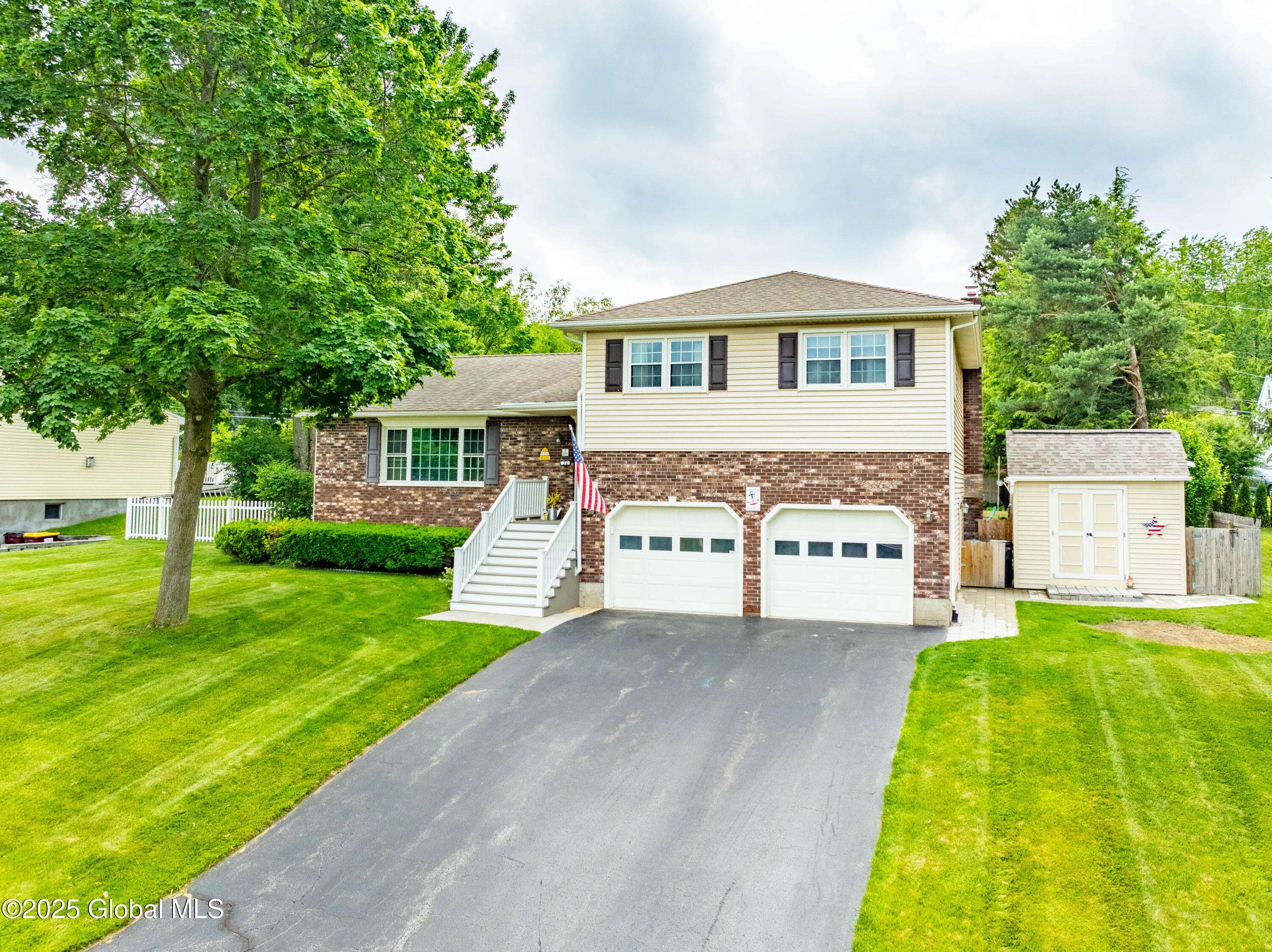 Colonie, NY 12110,34 Aspen Road