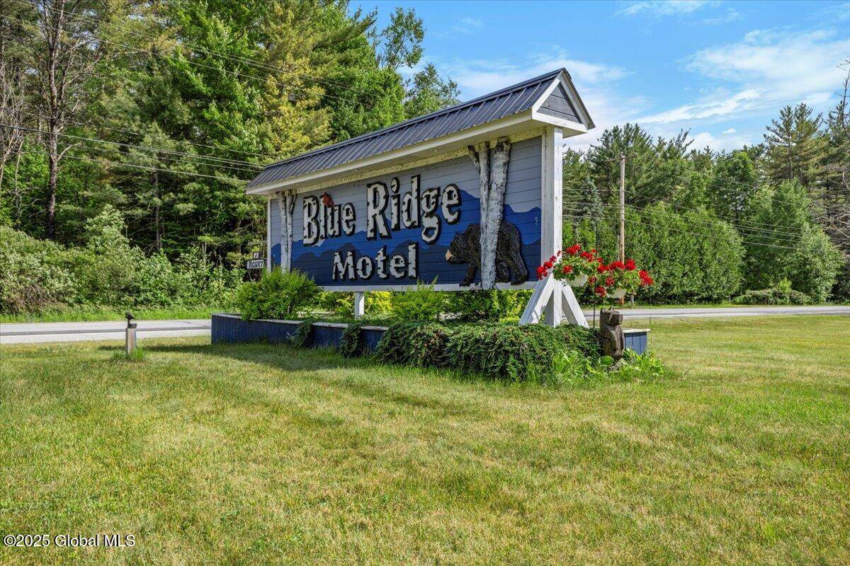 Schroon, NY 12870,2455 US-9