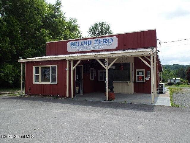 Palatine Bridge, NY 13428,6093 STHWY 5