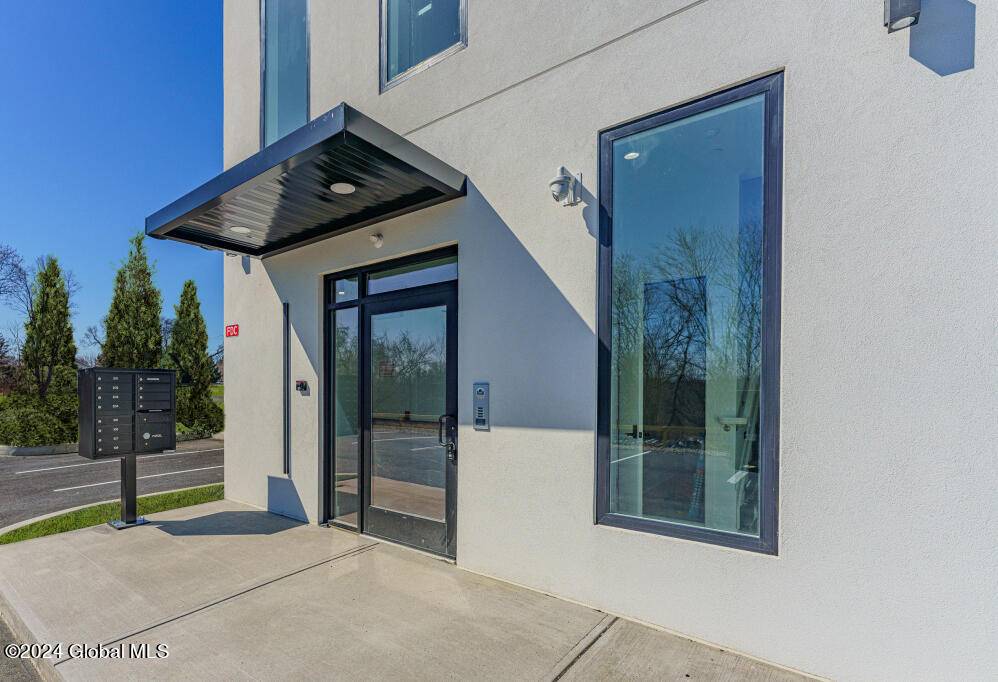 Colonie, NY 12047,1133 New Loudon Road #201