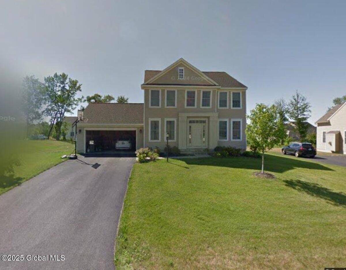 Cohoes, NY 12047,24 Buckingham Lane