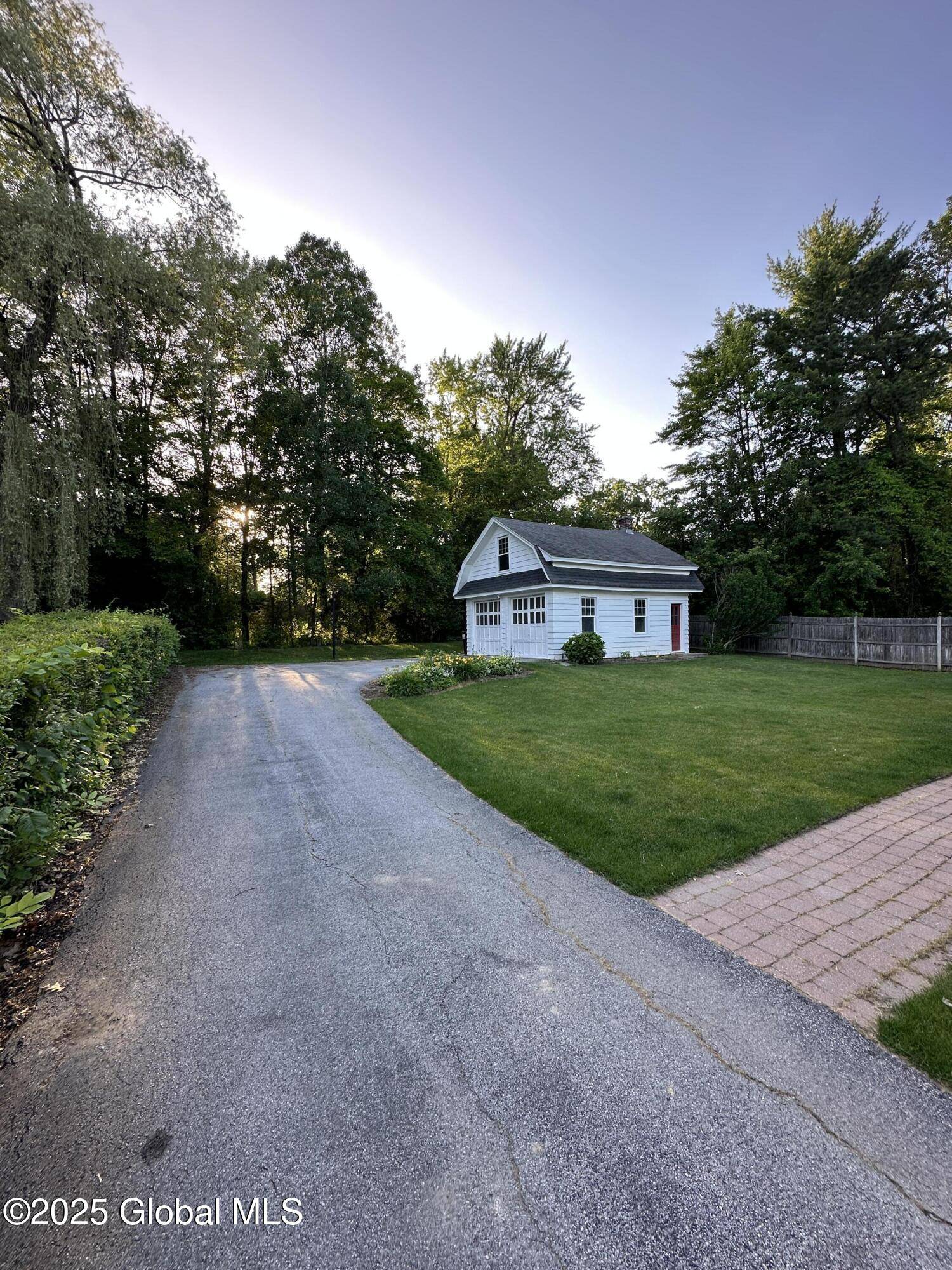 Niskayuna, NY 12309,945 Morgan Avenue