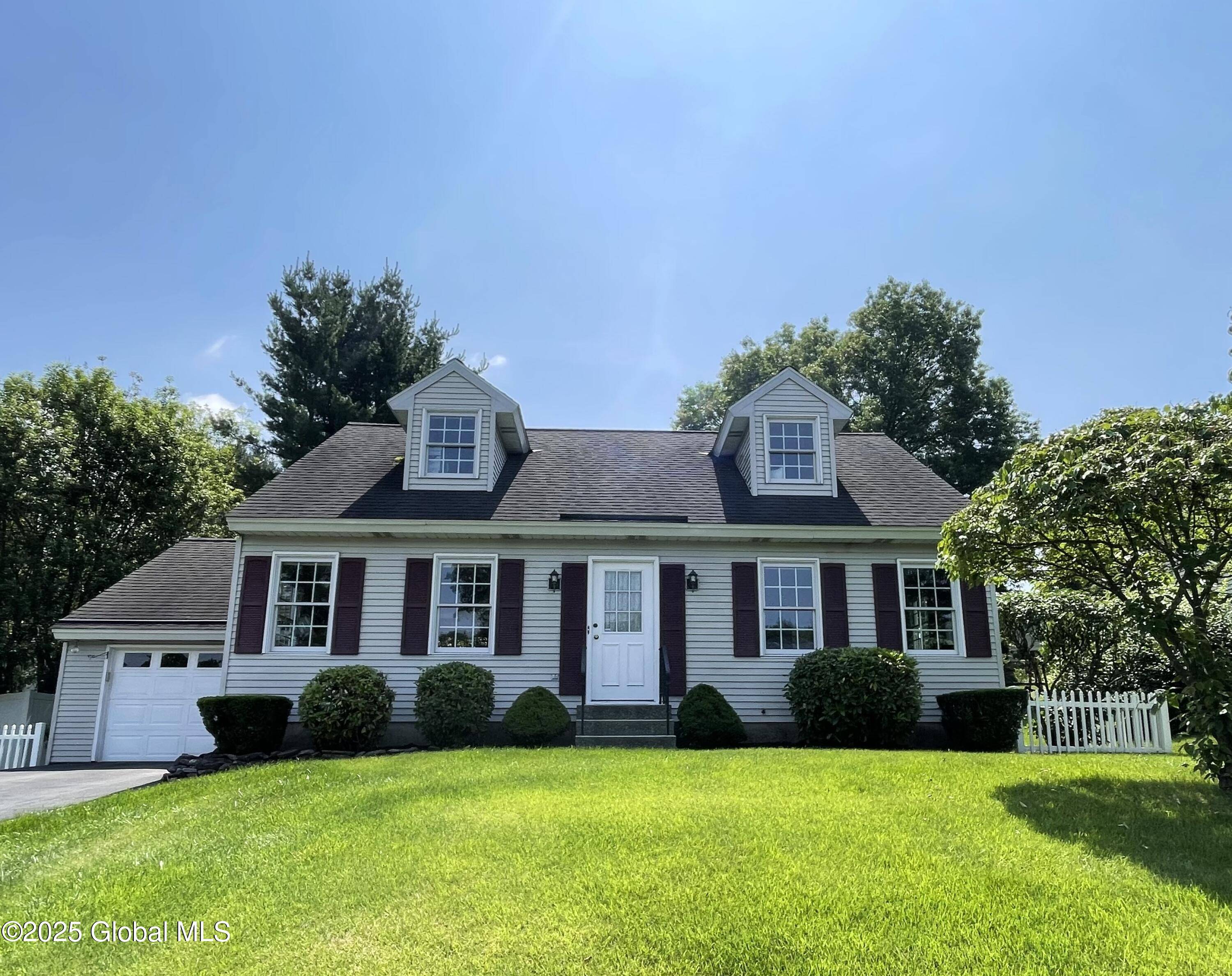 East Greenbush, NY 12144,13 Barber Drive