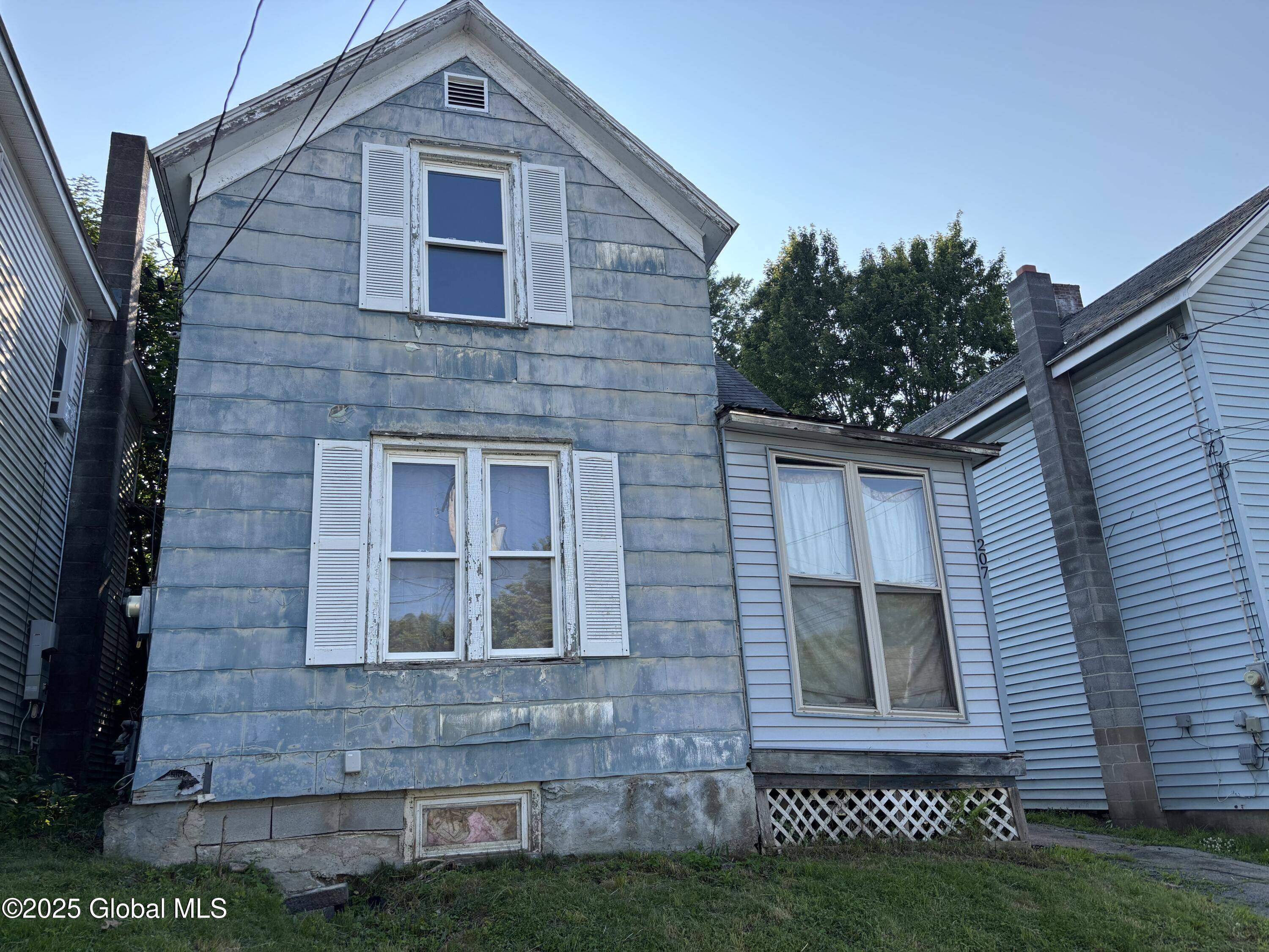 Johnstown, NY 12095,207 Fon Clair Street