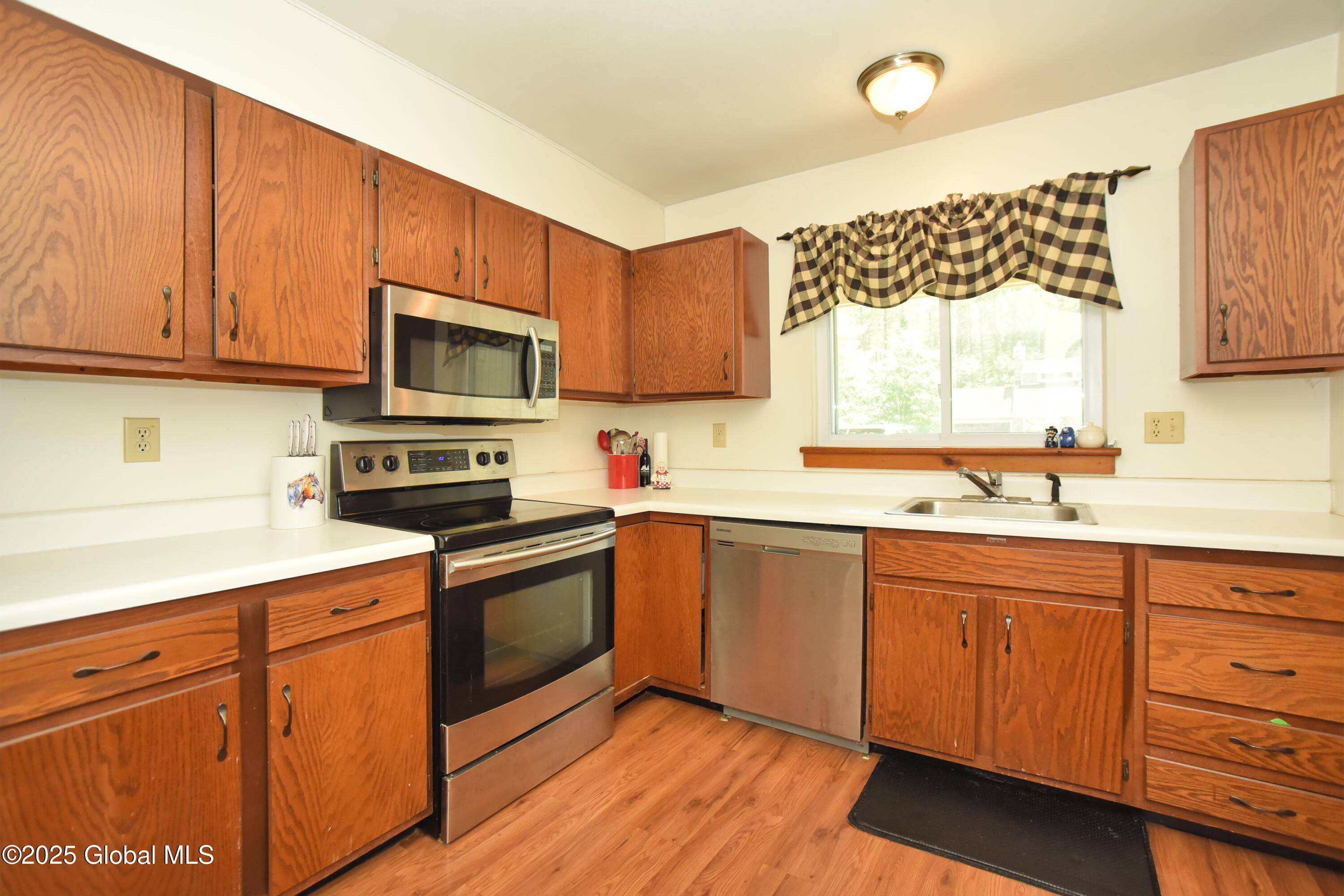 Malta, NY 12020,1B Scotch Mist Way