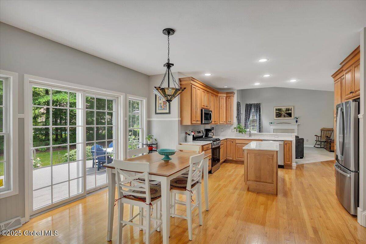Clifton Park, NY 12065,26 Nadler Road