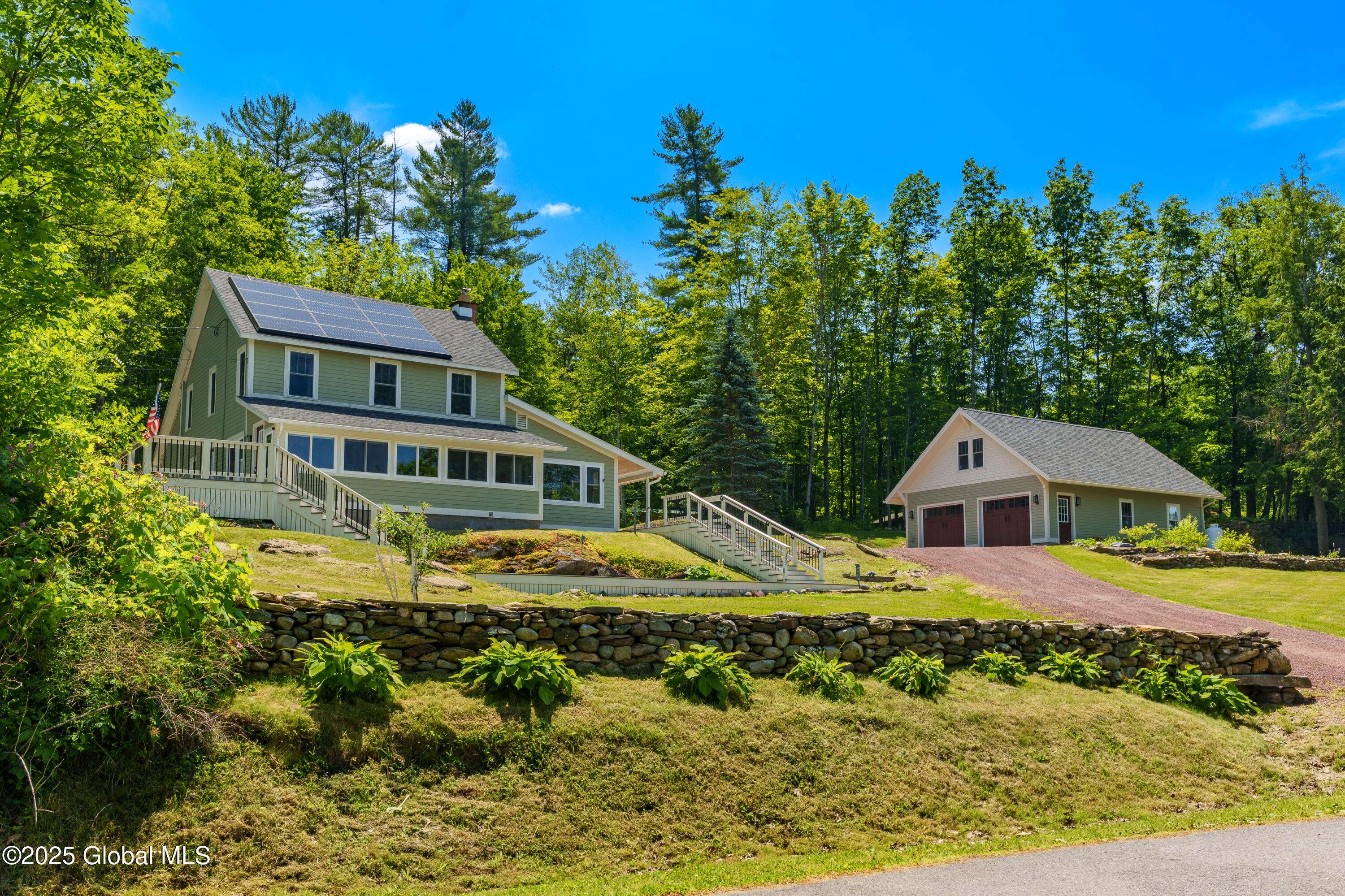 Greenwich, NY 12823,352 E Lake Road